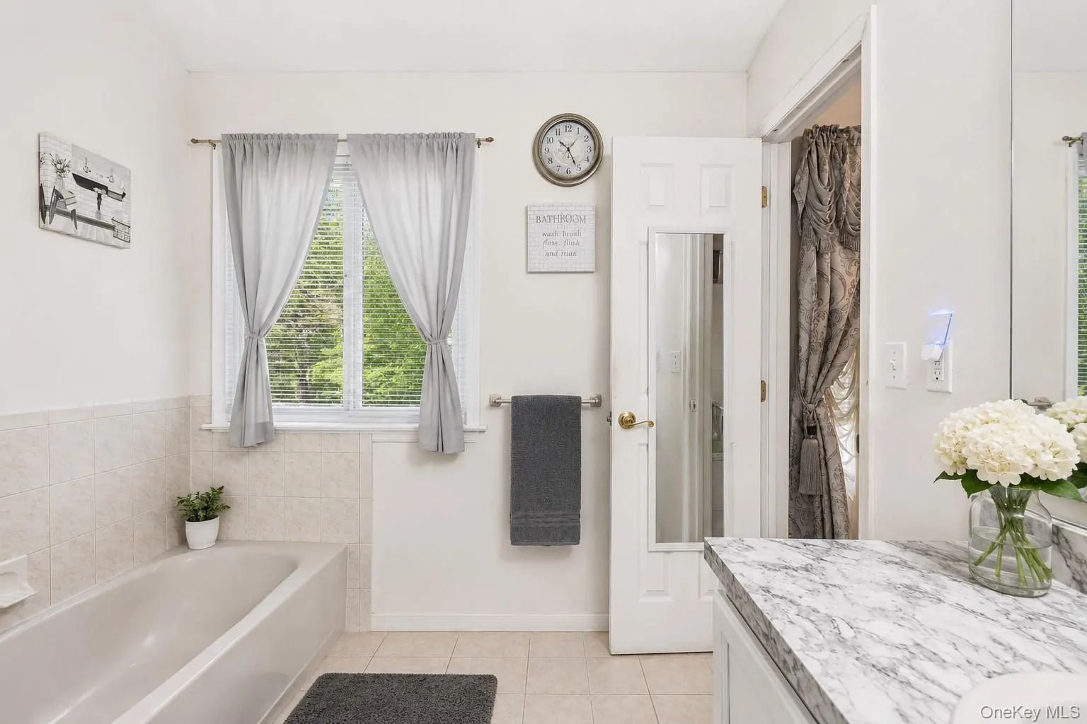 16 Winterberry Drive, Brookhaven, NY, 3 Bedrooms Bedrooms, 8 Rooms Rooms,2 BathroomsBathrooms,Residential,For Rent,Winterberry,0,993470 16 Winterberry Drive, Brookhaven, NY, 3 Bedrooms Bedrooms, 8 Rooms Rooms,2 BathroomsBathrooms,Residential,For Rent,Winterberry,0,993470