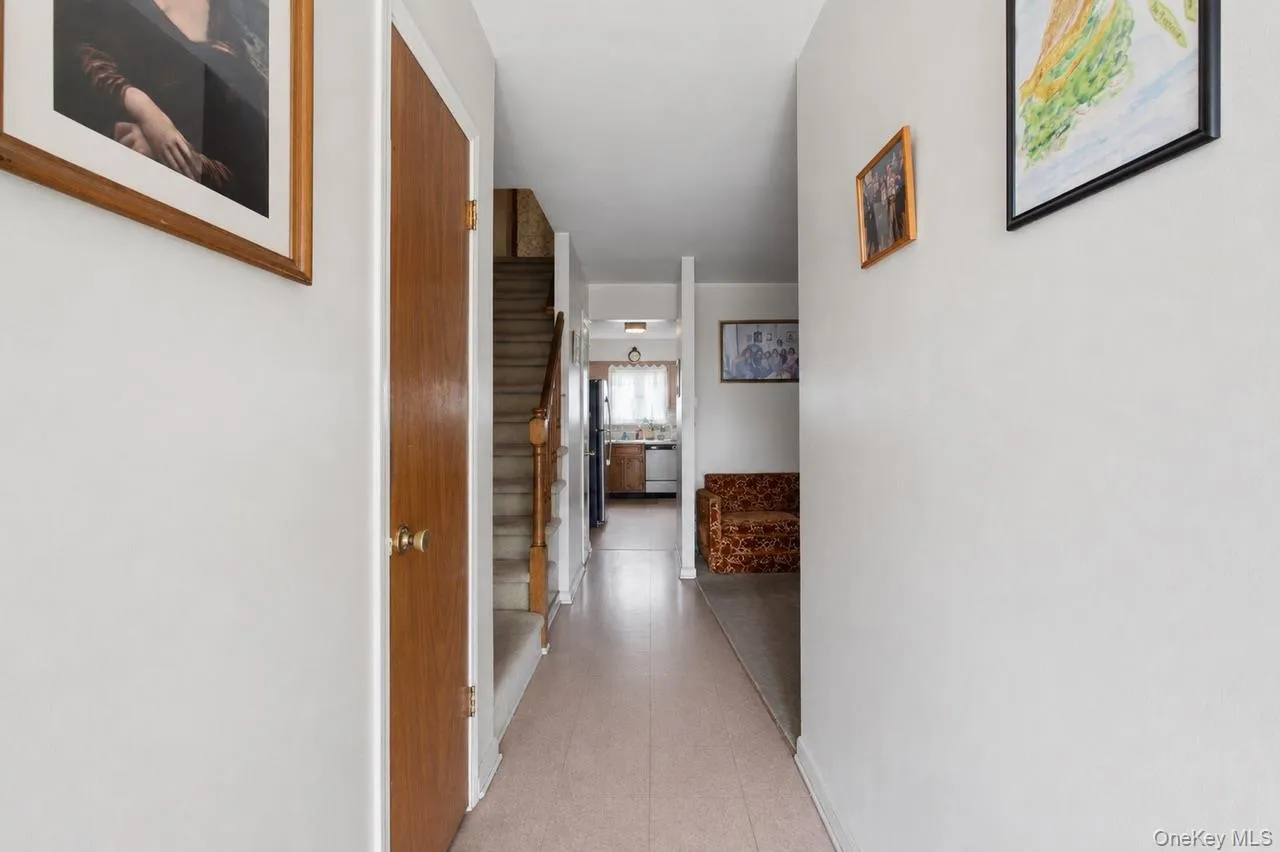 1056 Swinton Avenue, New York, NY, 3 Bedrooms Bedrooms, 6 Rooms Rooms,2 BathroomsBathrooms,Residential,For Rent,Swinton,0,993471 1056 Swinton Avenue, New York, NY, 3 Bedrooms Bedrooms, 6 Rooms Rooms,2 BathroomsBathrooms,Residential,For Rent,Swinton,0,993471