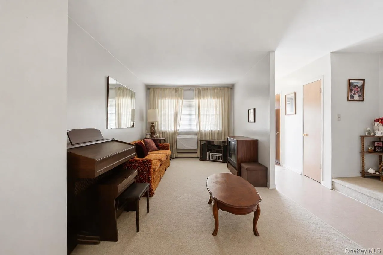 1056 Swinton Avenue, New York, NY, 3 Bedrooms Bedrooms, 6 Rooms Rooms,2 BathroomsBathrooms,Residential,For Rent,Swinton,0,993471 1056 Swinton Avenue, New York, NY, 3 Bedrooms Bedrooms, 6 Rooms Rooms,2 BathroomsBathrooms,Residential,For Rent,Swinton,0,993471