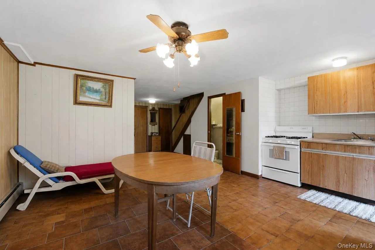 1056 Swinton Avenue, New York, NY, 3 Bedrooms Bedrooms, 6 Rooms Rooms,2 BathroomsBathrooms,Residential,For Rent,Swinton,0,993471 1056 Swinton Avenue, New York, NY, 3 Bedrooms Bedrooms, 6 Rooms Rooms,2 BathroomsBathrooms,Residential,For Rent,Swinton,0,993471