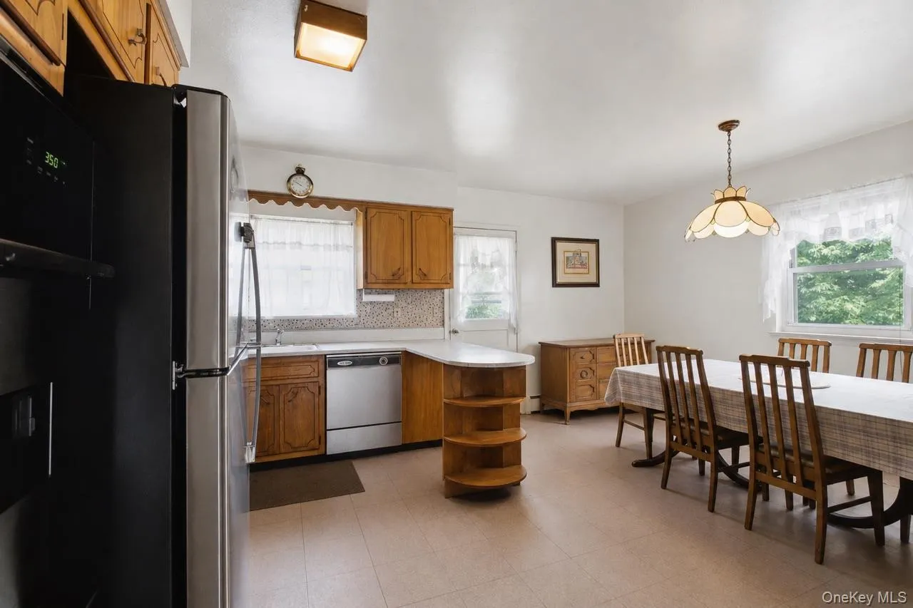 1056 Swinton Avenue, New York, NY, 3 Bedrooms Bedrooms, 6 Rooms Rooms,2 BathroomsBathrooms,Residential,For Rent,Swinton,0,993471 1056 Swinton Avenue, New York, NY, 3 Bedrooms Bedrooms, 6 Rooms Rooms,2 BathroomsBathrooms,Residential,For Rent,Swinton,0,993471