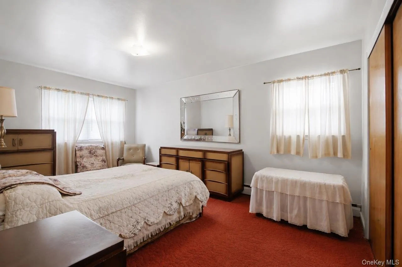 1056 Swinton Avenue, New York, NY, 3 Bedrooms Bedrooms, 6 Rooms Rooms,2 BathroomsBathrooms,Residential,For Rent,Swinton,0,993471 1056 Swinton Avenue, New York, NY, 3 Bedrooms Bedrooms, 6 Rooms Rooms,2 BathroomsBathrooms,Residential,For Rent,Swinton,0,993471