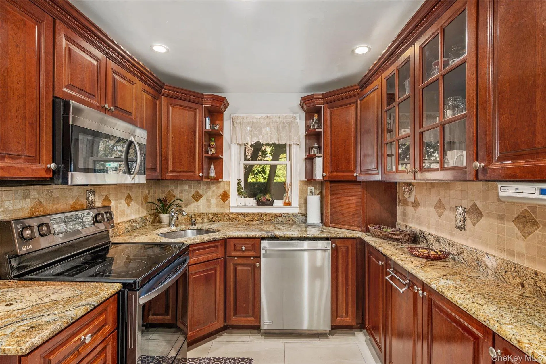 61 Drexel Avenue, North Hempstead, NY, 5 Bedrooms Bedrooms, 11 Rooms Rooms,3 BathroomsBathrooms,Residential,For Rent,Drexel,0,993474 61 Drexel Avenue, North Hempstead, NY, 5 Bedrooms Bedrooms, 11 Rooms Rooms,3 BathroomsBathrooms,Residential,For Rent,Drexel,0,993474