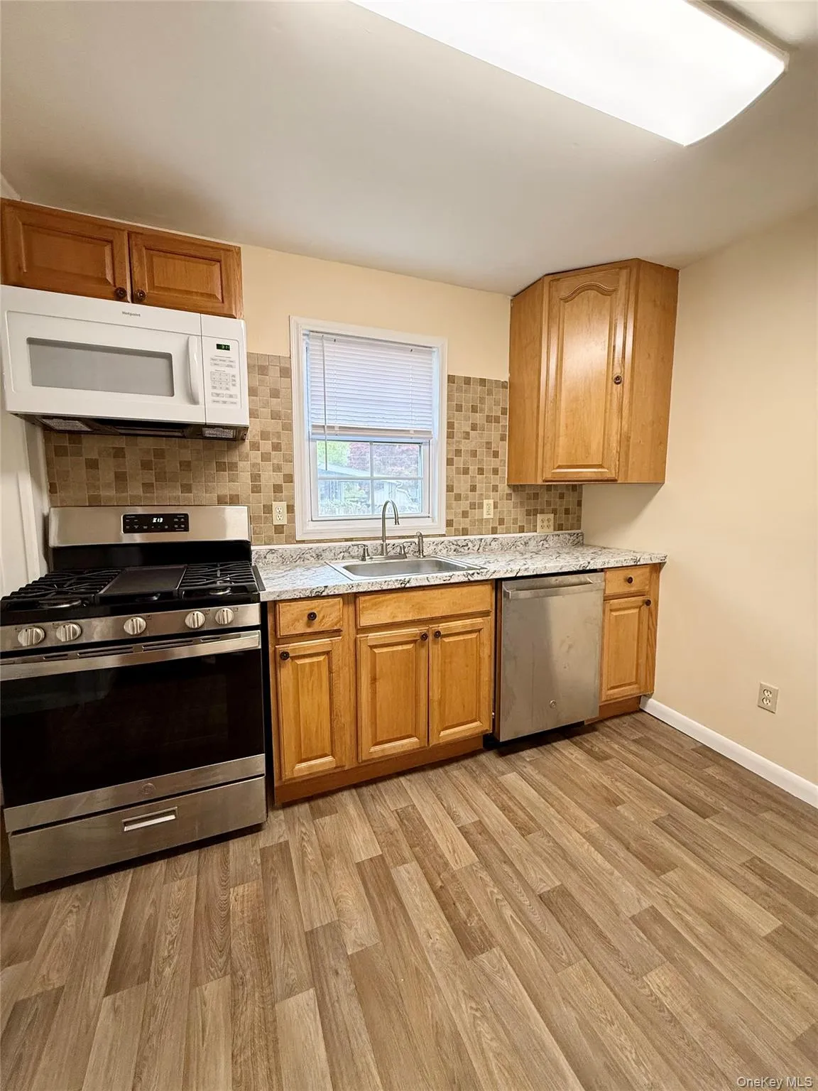 42 Peck Street, Haverstraw, NY, 2 Bedrooms Bedrooms, 6 Rooms Rooms,2 BathroomsBathrooms,Residential Lease,For Rent,Peck,0,993481 42 Peck Street, Haverstraw, NY, 2 Bedrooms Bedrooms, 6 Rooms Rooms,2 BathroomsBathrooms,Residential Lease,For Rent,Peck,0,993481