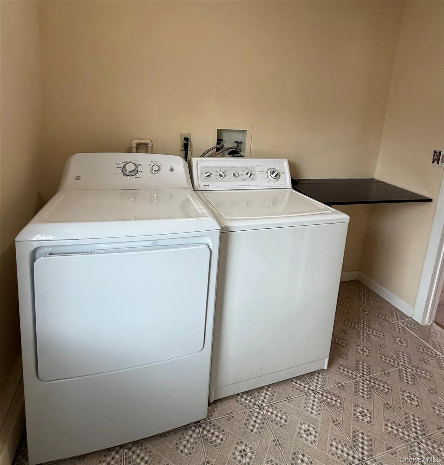 42 Peck Street, Haverstraw, NY, 2 Bedrooms Bedrooms, 6 Rooms Rooms,2 BathroomsBathrooms,Residential Lease,For Rent,Peck,0,993481 42 Peck Street, Haverstraw, NY, 2 Bedrooms Bedrooms, 6 Rooms Rooms,2 BathroomsBathrooms,Residential Lease,For Rent,Peck,0,993481