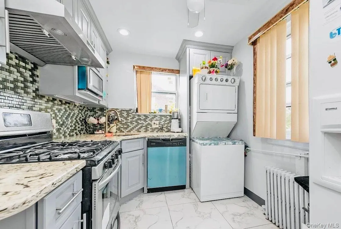 245-24 77 Crescent, New York, NY, 2 Bedrooms Bedrooms, 4 Rooms Rooms,1 BathroomBathrooms,Residential Lease,For Rent,77,0,993499 245-24 77 Crescent, New York, NY, 2 Bedrooms Bedrooms, 4 Rooms Rooms,1 BathroomBathrooms,Residential Lease,For Rent,77,0,993499