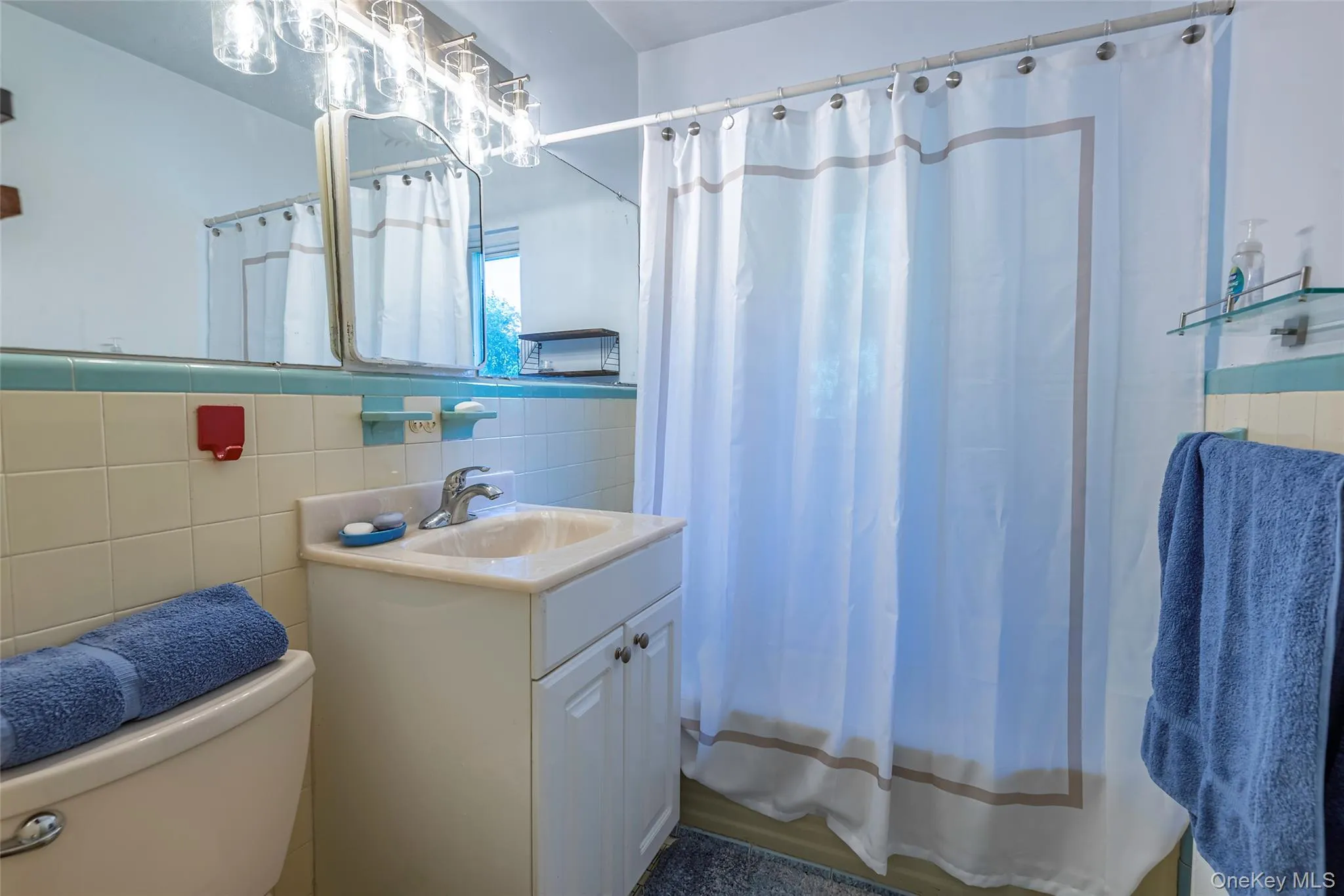 65-25 Alderton Street, New York, NY, 3 Bedrooms Bedrooms, 7 Rooms Rooms,2 BathroomsBathrooms,Residential Lease,For Rent,Alderton,0,993509 65-25 Alderton Street, New York, NY, 3 Bedrooms Bedrooms, 7 Rooms Rooms,2 BathroomsBathrooms,Residential Lease,For Rent,Alderton,0,993509