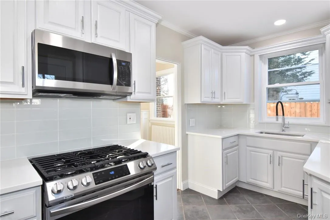 19 Longmeadow Road, Yonkers, NY, 3 Bedrooms Bedrooms, 8 Rooms Rooms,1 BathroomBathrooms,Residential Lease,For Rent,Longmeadow,0,993510 19 Longmeadow Road, Yonkers, NY, 3 Bedrooms Bedrooms, 8 Rooms Rooms,1 BathroomBathrooms,Residential Lease,For Rent,Longmeadow,0,993510