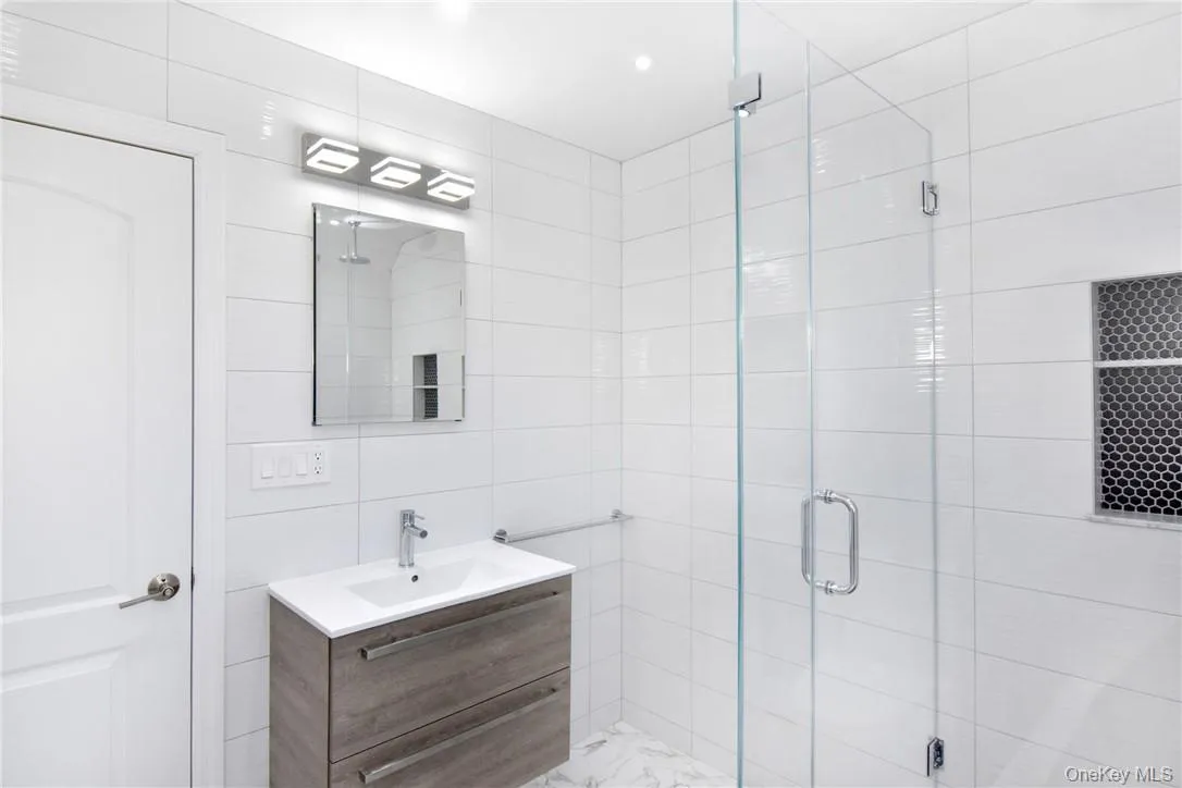 19 Longmeadow Road, Yonkers, NY, 3 Bedrooms Bedrooms, 8 Rooms Rooms,1 BathroomBathrooms,Residential Lease,For Rent,Longmeadow,0,993510 19 Longmeadow Road, Yonkers, NY, 3 Bedrooms Bedrooms, 8 Rooms Rooms,1 BathroomBathrooms,Residential Lease,For Rent,Longmeadow,0,993510