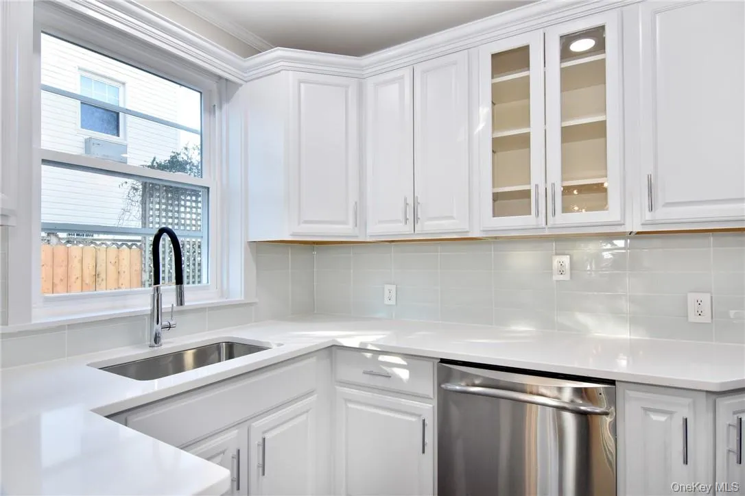 19 Longmeadow Road, Yonkers, NY, 3 Bedrooms Bedrooms, 8 Rooms Rooms,1 BathroomBathrooms,Residential Lease,For Rent,Longmeadow,0,993510 19 Longmeadow Road, Yonkers, NY, 3 Bedrooms Bedrooms, 8 Rooms Rooms,1 BathroomBathrooms,Residential Lease,For Rent,Longmeadow,0,993510