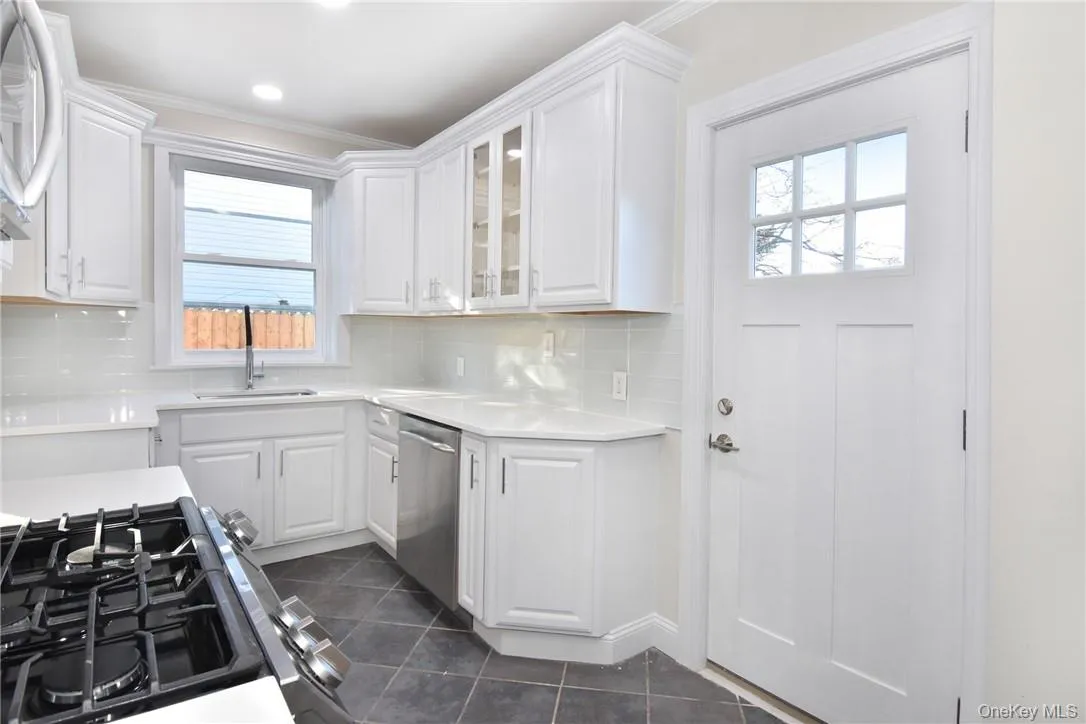 19 Longmeadow Road, Yonkers, NY, 3 Bedrooms Bedrooms, 8 Rooms Rooms,1 BathroomBathrooms,Residential Lease,For Rent,Longmeadow,0,993510 19 Longmeadow Road, Yonkers, NY, 3 Bedrooms Bedrooms, 8 Rooms Rooms,1 BathroomBathrooms,Residential Lease,For Rent,Longmeadow,0,993510