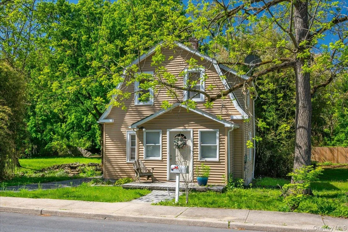 169 Dupont Avenue, Newburgh (city), NY, 2 Bedrooms Bedrooms, 5 Rooms Rooms,1 BathroomBathrooms,Residential,For Rent,Dupont,0,993531 169 Dupont Avenue, Newburgh (city), NY, 2 Bedrooms Bedrooms, 5 Rooms Rooms,1 BathroomBathrooms,Residential,For Rent,Dupont,0,993531