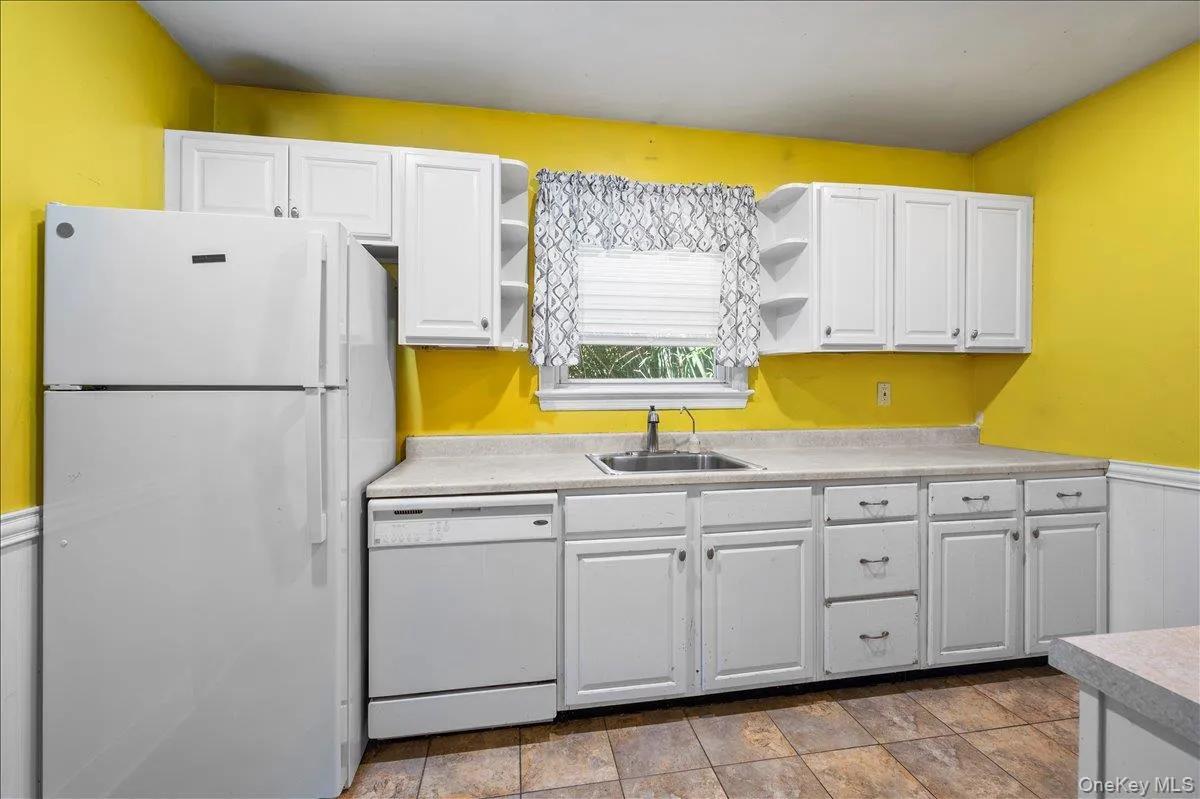 169 Dupont Avenue, Newburgh (city), NY, 2 Bedrooms Bedrooms, 5 Rooms Rooms,1 BathroomBathrooms,Residential,For Rent,Dupont,0,993531 169 Dupont Avenue, Newburgh (city), NY, 2 Bedrooms Bedrooms, 5 Rooms Rooms,1 BathroomBathrooms,Residential,For Rent,Dupont,0,993531