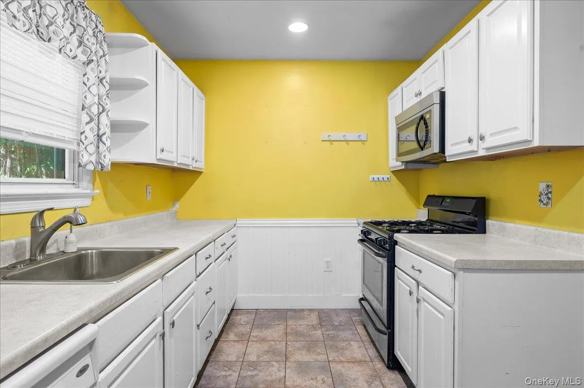 169 Dupont Avenue, Newburgh (city), NY, 2 Bedrooms Bedrooms, 5 Rooms Rooms,1 BathroomBathrooms,Residential,For Rent,Dupont,0,993531 169 Dupont Avenue, Newburgh (city), NY, 2 Bedrooms Bedrooms, 5 Rooms Rooms,1 BathroomBathrooms,Residential,For Rent,Dupont,0,993531