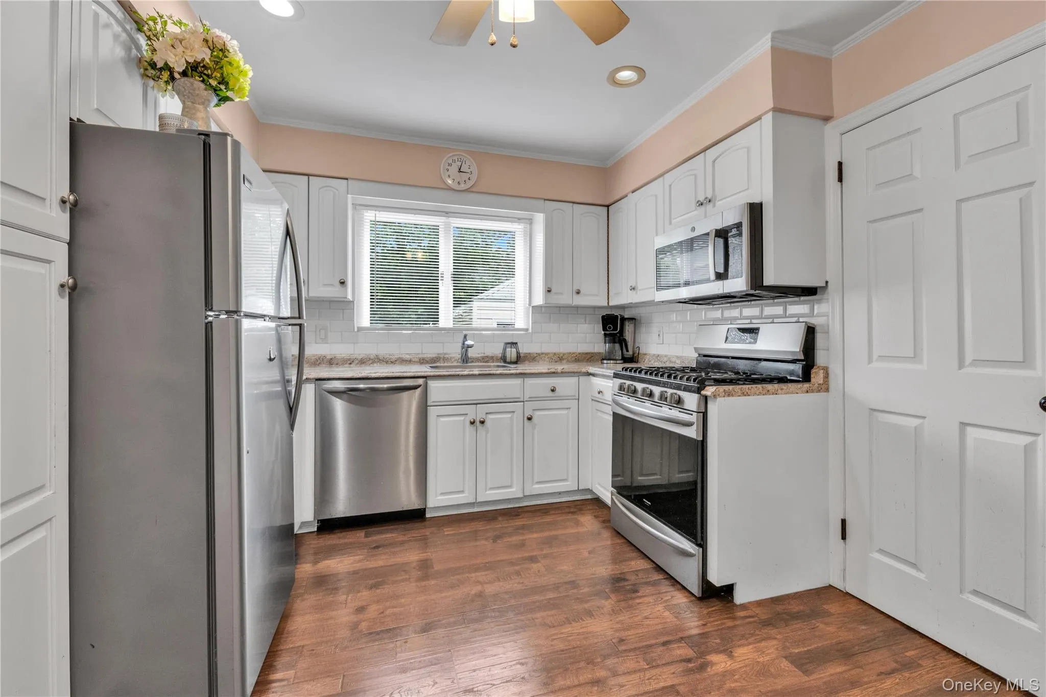 275 New Hyde Park Road, Hempstead, NY, 3 Bedrooms Bedrooms, 7 Rooms Rooms,1 BathroomBathrooms,Residential,For Rent,New Hyde Park,0,993550 275 New Hyde Park Road, Hempstead, NY, 3 Bedrooms Bedrooms, 7 Rooms Rooms,1 BathroomBathrooms,Residential,For Rent,New Hyde Park,0,993550