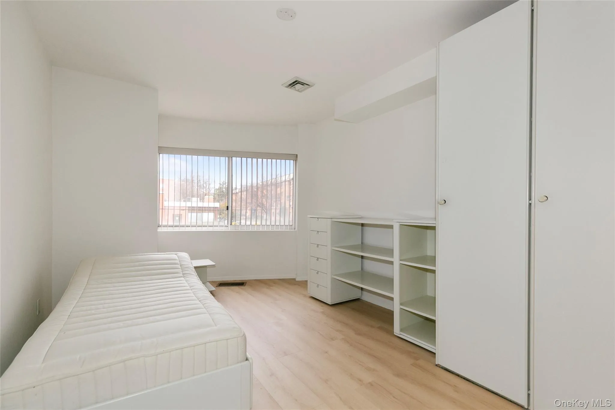 100 Cuttermill Road, North Hempstead, NY, 2 Bedrooms Bedrooms, 6 Rooms Rooms,2 BathroomsBathrooms,Residential Lease,For Rent,Cuttermill,0,993553 100 Cuttermill Road, North Hempstead, NY, 2 Bedrooms Bedrooms, 6 Rooms Rooms,2 BathroomsBathrooms,Residential Lease,For Rent,Cuttermill,0,993553