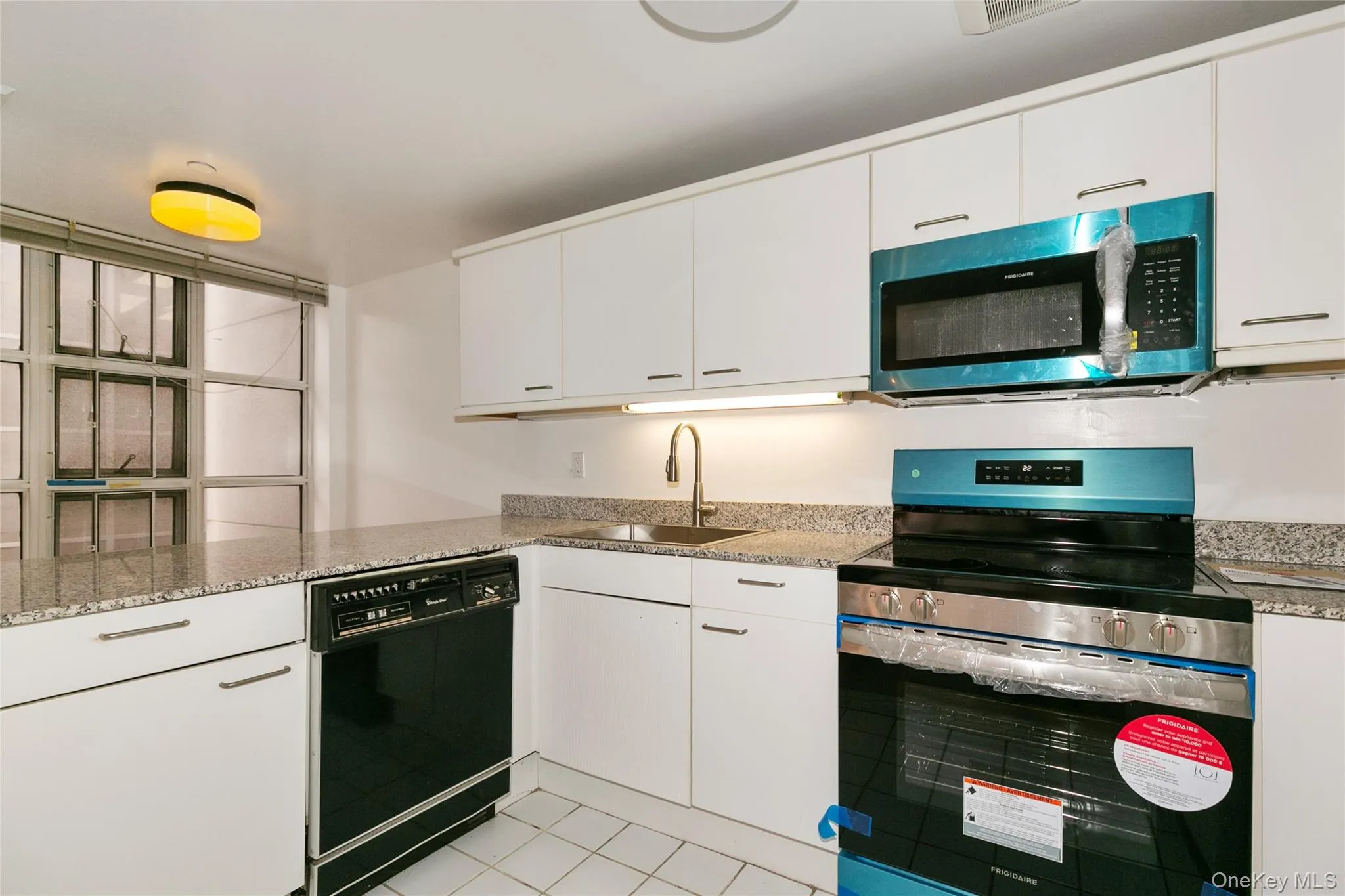 100 Cuttermill Road, North Hempstead, NY, 2 Bedrooms Bedrooms, 6 Rooms Rooms,2 BathroomsBathrooms,Residential Lease,For Rent,Cuttermill,0,993553 100 Cuttermill Road, North Hempstead, NY, 2 Bedrooms Bedrooms, 6 Rooms Rooms,2 BathroomsBathrooms,Residential Lease,For Rent,Cuttermill,0,993553