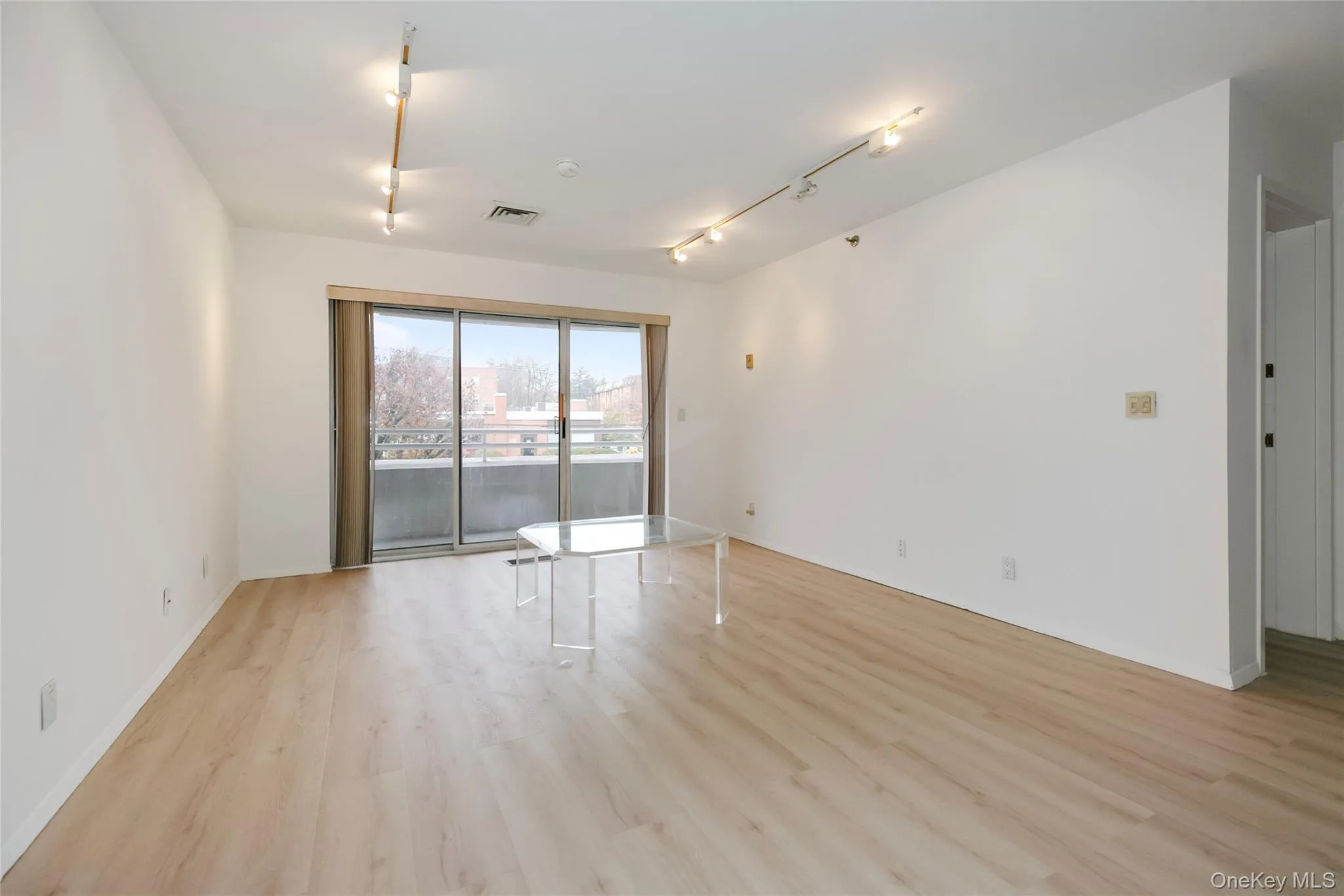 100 Cuttermill Road, North Hempstead, NY, 2 Bedrooms Bedrooms, 6 Rooms Rooms,2 BathroomsBathrooms,Residential Lease,For Rent,Cuttermill,0,993553 100 Cuttermill Road, North Hempstead, NY, 2 Bedrooms Bedrooms, 6 Rooms Rooms,2 BathroomsBathrooms,Residential Lease,For Rent,Cuttermill,0,993553