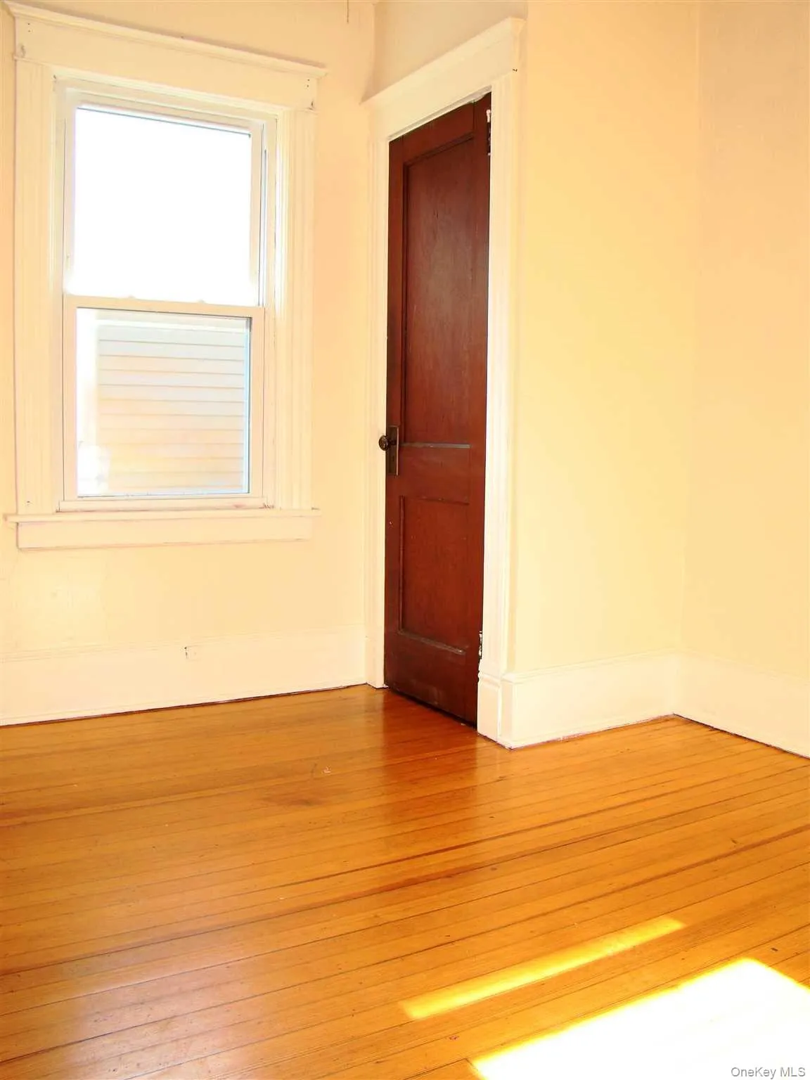 10 Worrall Avenue, Poughkeepsie, NY, 2 Bedrooms Bedrooms, 5 Rooms Rooms,1 BathroomBathrooms,Residential Lease,For Rent,Worrall,0,993554 10 Worrall Avenue, Poughkeepsie, NY, 2 Bedrooms Bedrooms, 5 Rooms Rooms,1 BathroomBathrooms,Residential Lease,For Rent,Worrall,0,993554