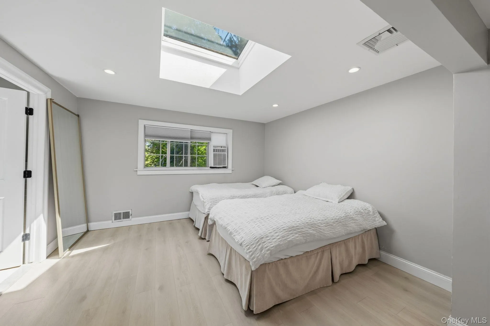 4 Arrowhead Lane, Ramapo, NY, 5 Bedrooms Bedrooms, 9 Rooms Rooms,3 BathroomsBathrooms,Residential,For Rent,Arrowhead,0,993555 4 Arrowhead Lane, Ramapo, NY, 5 Bedrooms Bedrooms, 9 Rooms Rooms,3 BathroomsBathrooms,Residential,For Rent,Arrowhead,0,993555