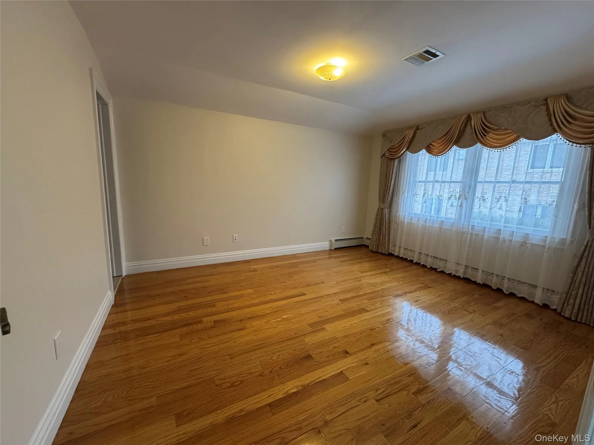 253-12 58th Avenue, New York, NY, 3 Bedrooms Bedrooms, 7 Rooms Rooms,2 BathroomsBathrooms,Residential Lease,For Rent,58th,0,993558 253-12 58th Avenue, New York, NY, 3 Bedrooms Bedrooms, 7 Rooms Rooms,2 BathroomsBathrooms,Residential Lease,For Rent,58th,0,993558