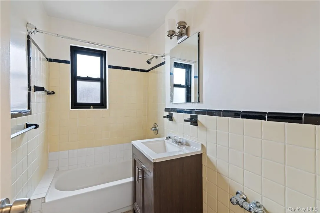 33 William Street, Mount Vernon, NY, 1 Bedroom Bedrooms, 3 Rooms Rooms,1 BathroomBathrooms,Residential Lease,For Rent,William,0,993617 33 William Street, Mount Vernon, NY, 1 Bedroom Bedrooms, 3 Rooms Rooms,1 BathroomBathrooms,Residential Lease,For Rent,William,0,993617