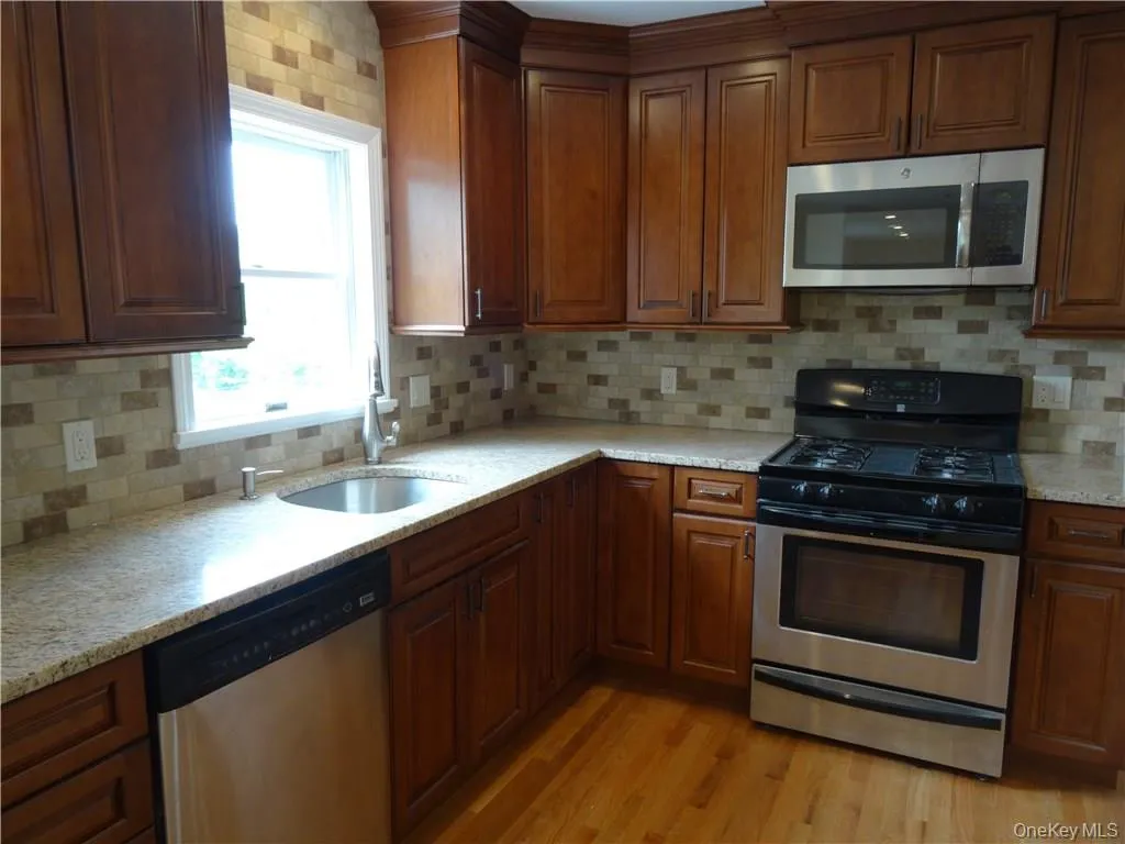 30 Mortimer Terrace, Greenburgh, NY, 4 Bedrooms Bedrooms, 8 Rooms Rooms,2 BathroomsBathrooms,Residential Lease,For Rent,Mortimer,0,993623 30 Mortimer Terrace, Greenburgh, NY, 4 Bedrooms Bedrooms, 8 Rooms Rooms,2 BathroomsBathrooms,Residential Lease,For Rent,Mortimer,0,993623