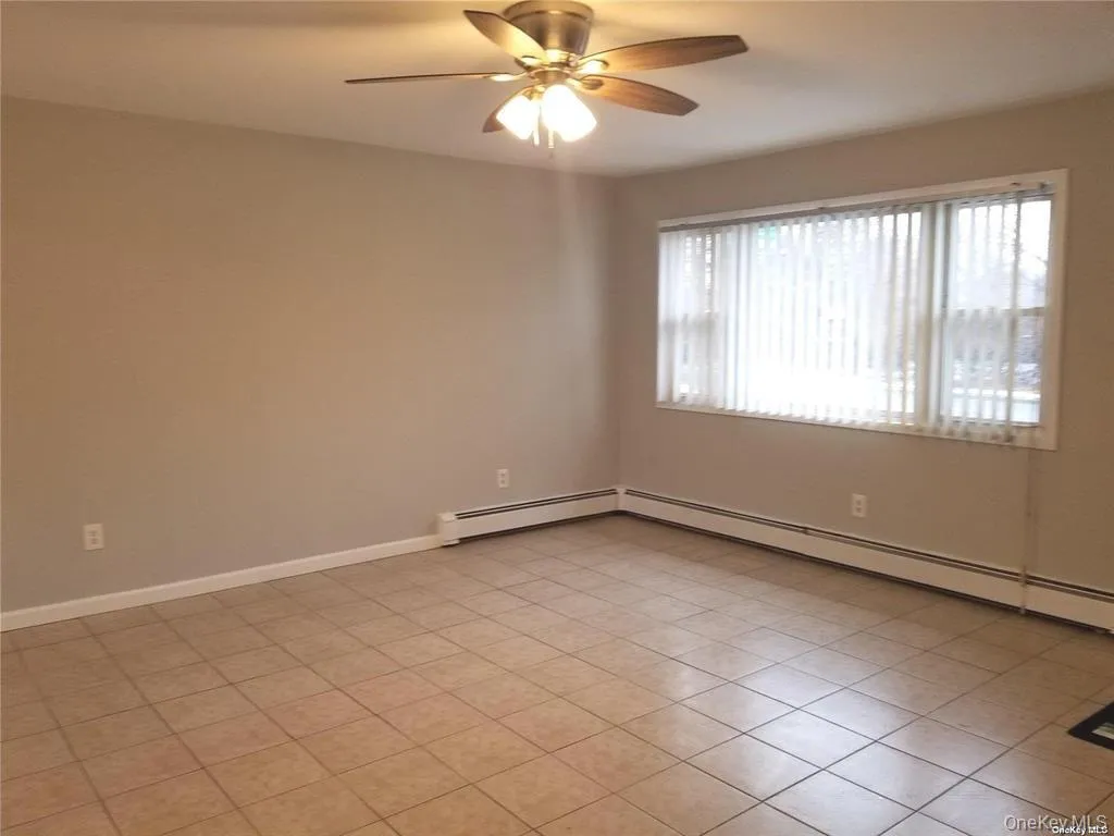 6 Roland Place, Babylon, NY, 3 Bedrooms Bedrooms, 6 Rooms Rooms,2 BathroomsBathrooms,Residential Lease,For Rent,Roland,0,993635 6 Roland Place, Babylon, NY, 3 Bedrooms Bedrooms, 6 Rooms Rooms,2 BathroomsBathrooms,Residential Lease,For Rent,Roland,0,993635