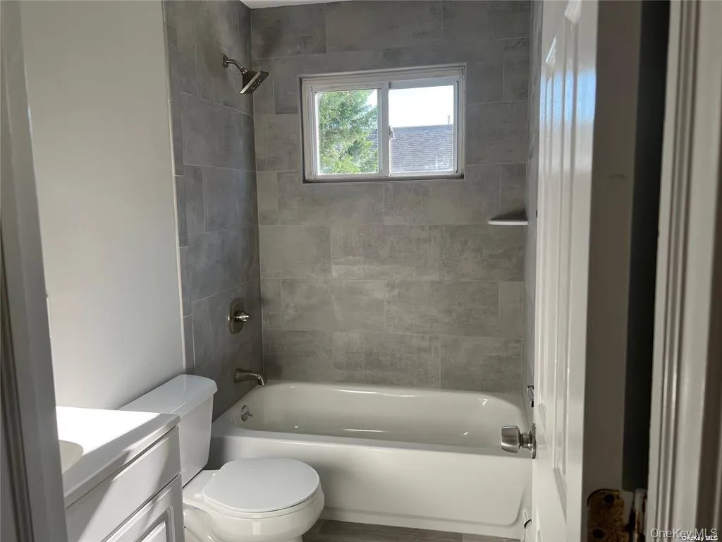 6 Roland Place, Babylon, NY, 3 Bedrooms Bedrooms, 6 Rooms Rooms,2 BathroomsBathrooms,Residential Lease,For Rent,Roland,0,993635 6 Roland Place, Babylon, NY, 3 Bedrooms Bedrooms, 6 Rooms Rooms,2 BathroomsBathrooms,Residential Lease,For Rent,Roland,0,993635