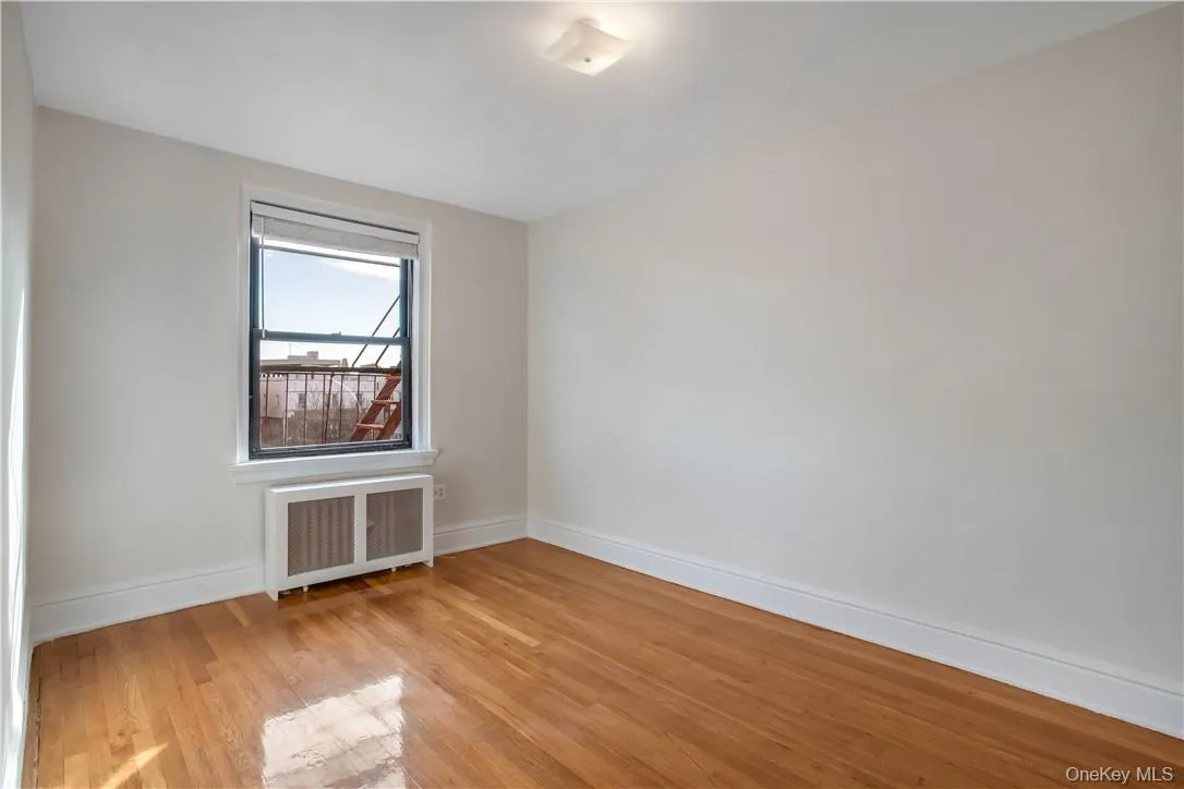 250 Martine Avenue, White Plains, NY, 2 Bedrooms Bedrooms, 4 Rooms Rooms,1 BathroomBathrooms,Residential Lease,For Rent,Martine,0,993636 250 Martine Avenue, White Plains, NY, 2 Bedrooms Bedrooms, 4 Rooms Rooms,1 BathroomBathrooms,Residential Lease,For Rent,Martine,0,993636
