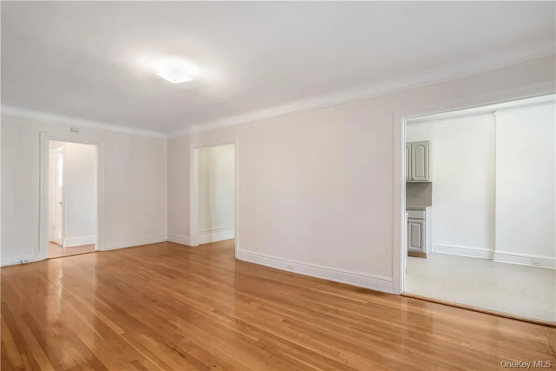 250 Martine Avenue, White Plains, NY, 2 Bedrooms Bedrooms, 4 Rooms Rooms,1 BathroomBathrooms,Residential Lease,For Rent,Martine,0,993636 250 Martine Avenue, White Plains, NY, 2 Bedrooms Bedrooms, 4 Rooms Rooms,1 BathroomBathrooms,Residential Lease,For Rent,Martine,0,993636