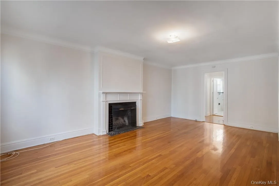 250 Martine Avenue, White Plains, NY, 2 Bedrooms Bedrooms, 4 Rooms Rooms,1 BathroomBathrooms,Residential Lease,For Rent,Martine,0,993636 250 Martine Avenue, White Plains, NY, 2 Bedrooms Bedrooms, 4 Rooms Rooms,1 BathroomBathrooms,Residential Lease,For Rent,Martine,0,993636