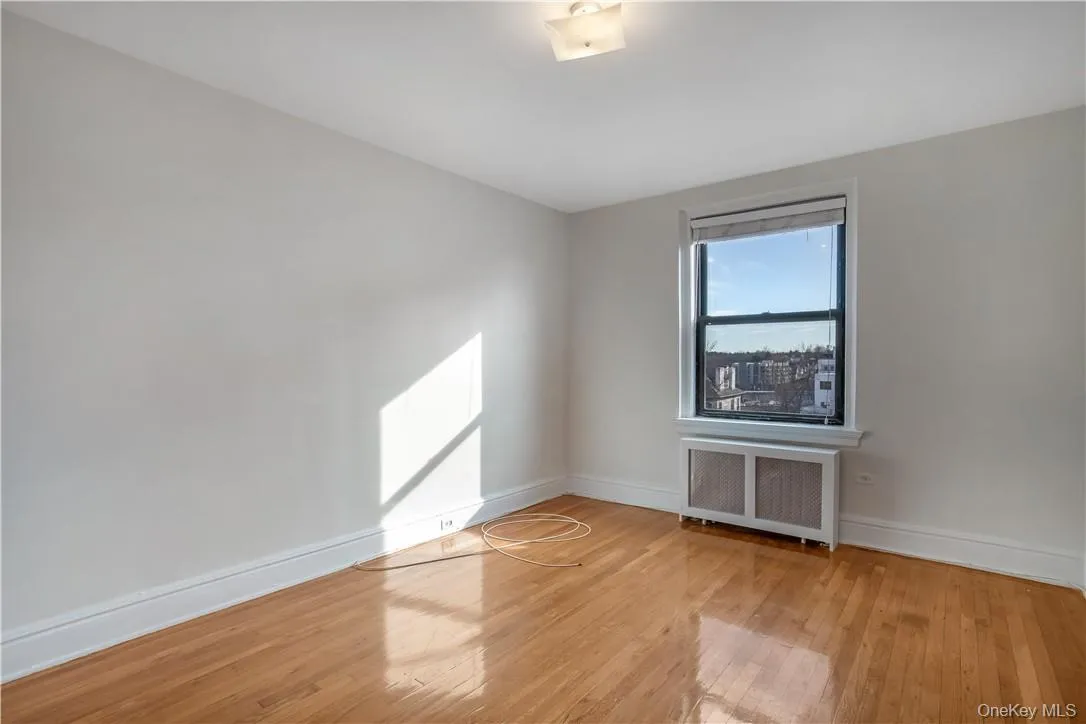 250 Martine Avenue, White Plains, NY, 2 Bedrooms Bedrooms, 4 Rooms Rooms,1 BathroomBathrooms,Residential Lease,For Rent,Martine,0,993636 250 Martine Avenue, White Plains, NY, 2 Bedrooms Bedrooms, 4 Rooms Rooms,1 BathroomBathrooms,Residential Lease,For Rent,Martine,0,993636