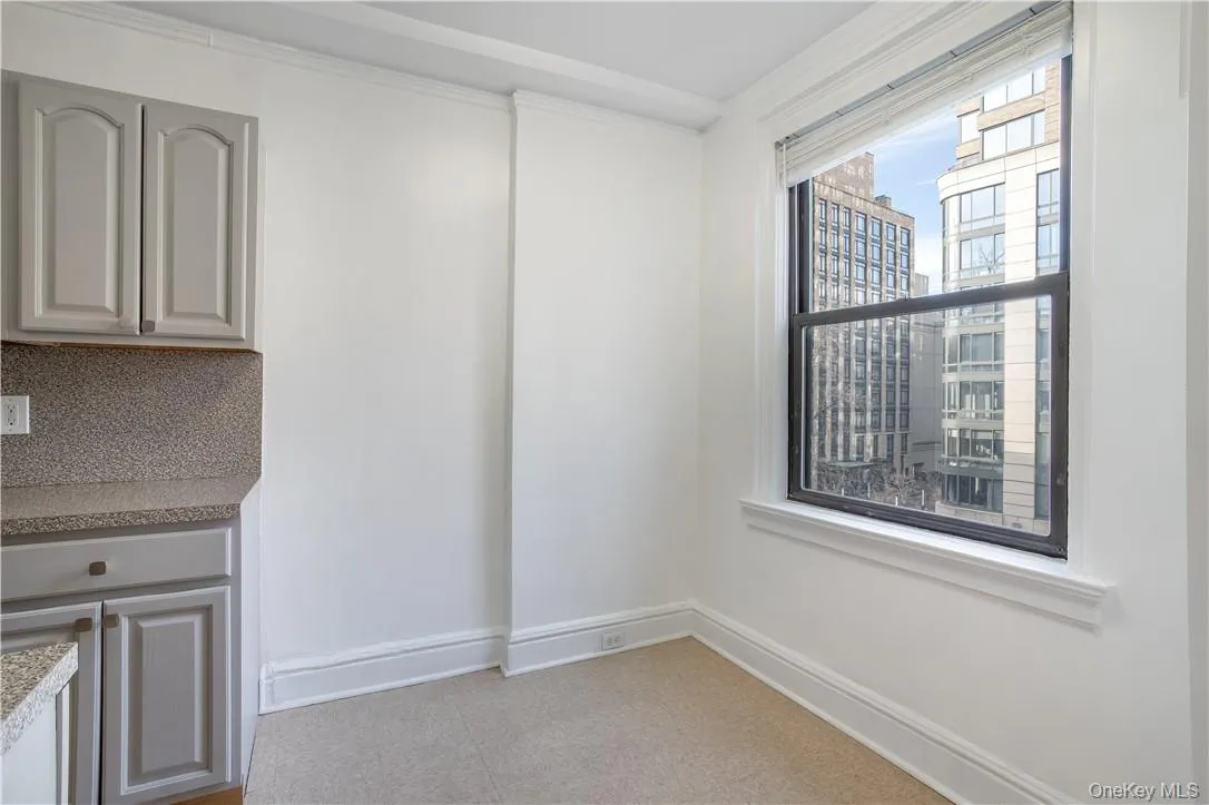 250 Martine Avenue, White Plains, NY, 2 Bedrooms Bedrooms, 4 Rooms Rooms,1 BathroomBathrooms,Residential Lease,For Rent,Martine,0,993636 250 Martine Avenue, White Plains, NY, 2 Bedrooms Bedrooms, 4 Rooms Rooms,1 BathroomBathrooms,Residential Lease,For Rent,Martine,0,993636