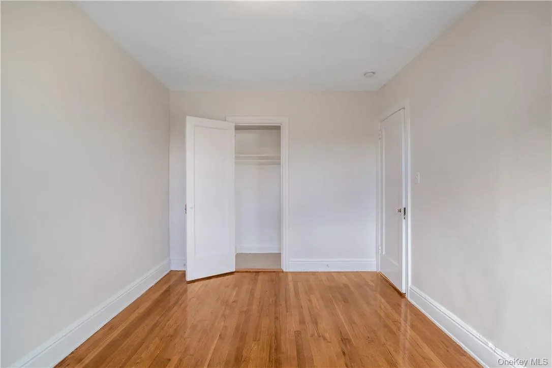 250 Martine Avenue, White Plains, NY, 2 Bedrooms Bedrooms, 4 Rooms Rooms,1 BathroomBathrooms,Residential Lease,For Rent,Martine,0,993636 250 Martine Avenue, White Plains, NY, 2 Bedrooms Bedrooms, 4 Rooms Rooms,1 BathroomBathrooms,Residential Lease,For Rent,Martine,0,993636