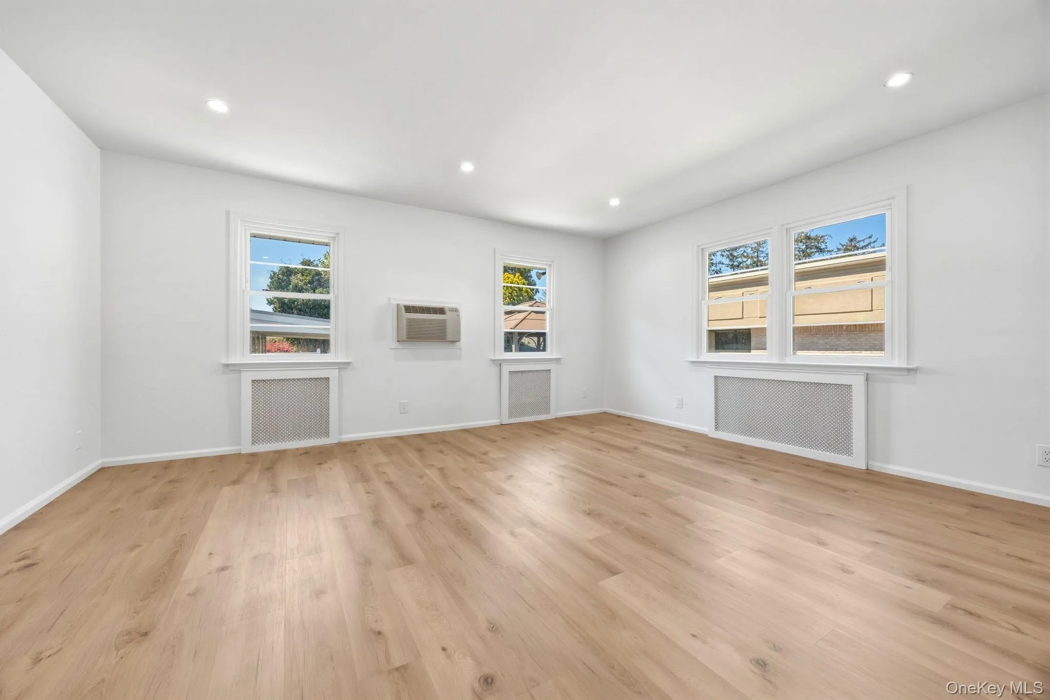 168 Lenox Avenue, Hempstead, NY, 5 Bedrooms Bedrooms, 9 Rooms Rooms,2 BathroomsBathrooms,Residential Lease,For Rent,Lenox,0,993642 168 Lenox Avenue, Hempstead, NY, 5 Bedrooms Bedrooms, 9 Rooms Rooms,2 BathroomsBathrooms,Residential Lease,For Rent,Lenox,0,993642