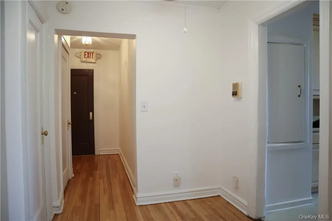 42 Barker Avenue, White Plains, NY, 1 Bedroom Bedrooms, 3 Rooms Rooms,1 BathroomBathrooms,Residential Lease,For Rent,Barker,0,993653 42 Barker Avenue, White Plains, NY, 1 Bedroom Bedrooms, 3 Rooms Rooms,1 BathroomBathrooms,Residential Lease,For Rent,Barker,0,993653
