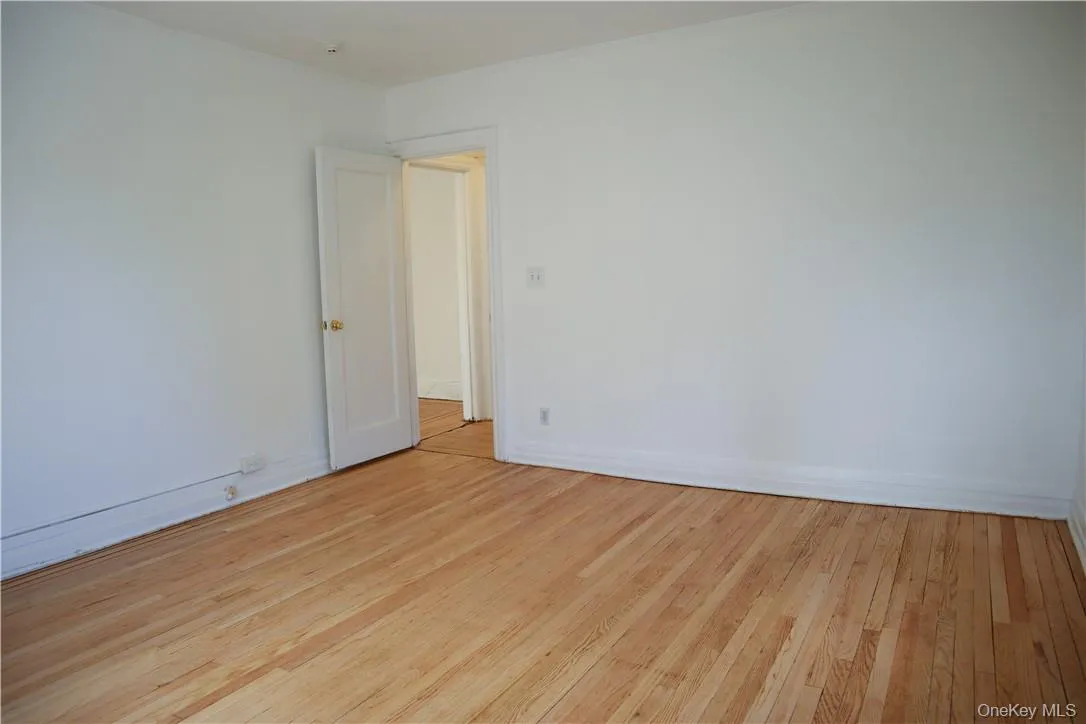 42 Barker Avenue, White Plains, NY, 1 Bedroom Bedrooms, 3 Rooms Rooms,1 BathroomBathrooms,Residential Lease,For Rent,Barker,0,993653 42 Barker Avenue, White Plains, NY, 1 Bedroom Bedrooms, 3 Rooms Rooms,1 BathroomBathrooms,Residential Lease,For Rent,Barker,0,993653