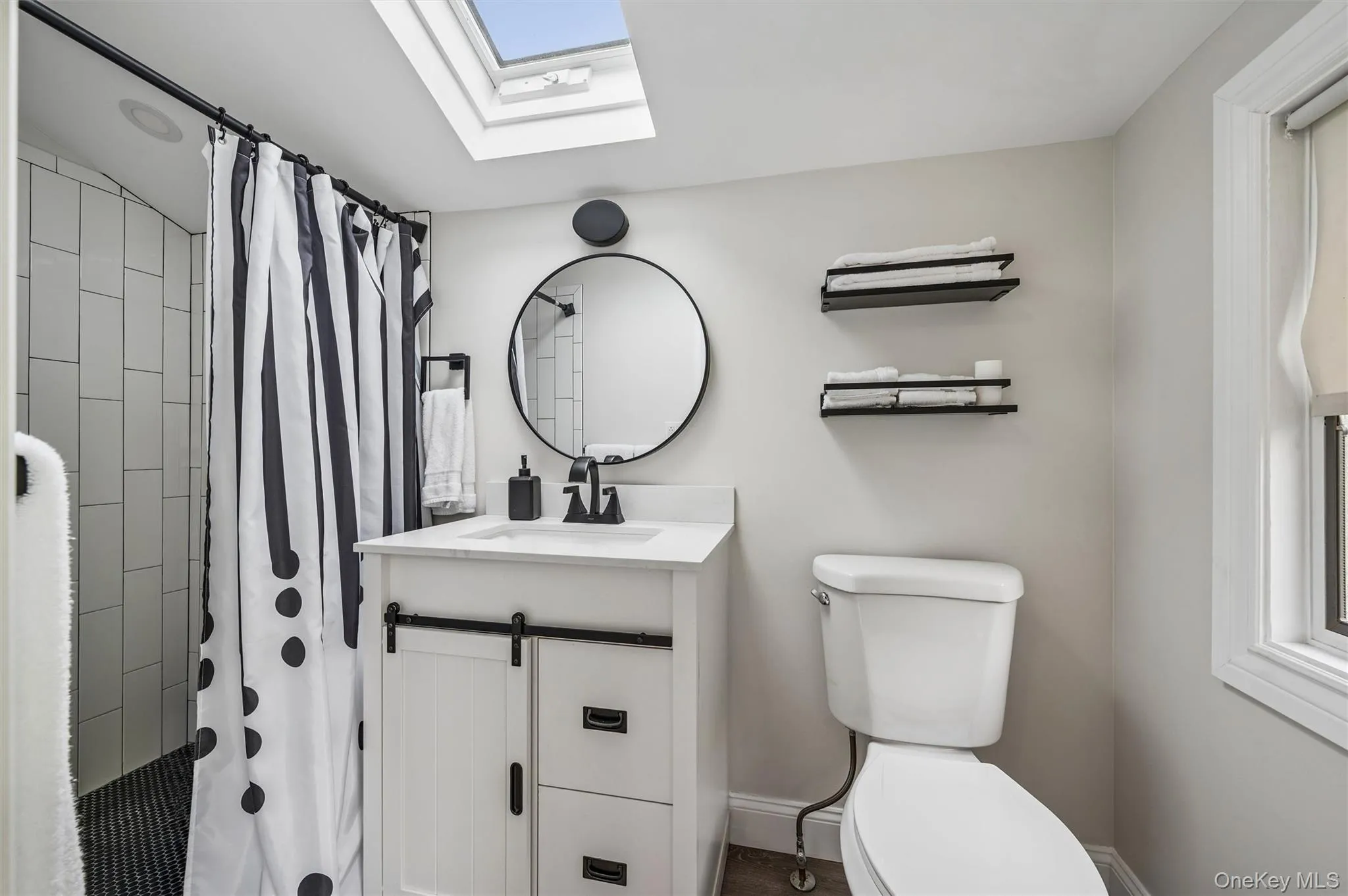 21 Walk, Riverhead, NY, 4 Bedrooms Bedrooms, 8 Rooms Rooms,1 BathroomBathrooms,Residential Lease,For Rent,Walk,0,993682 21 Walk, Riverhead, NY, 4 Bedrooms Bedrooms, 8 Rooms Rooms,1 BathroomBathrooms,Residential Lease,For Rent,Walk,0,993682