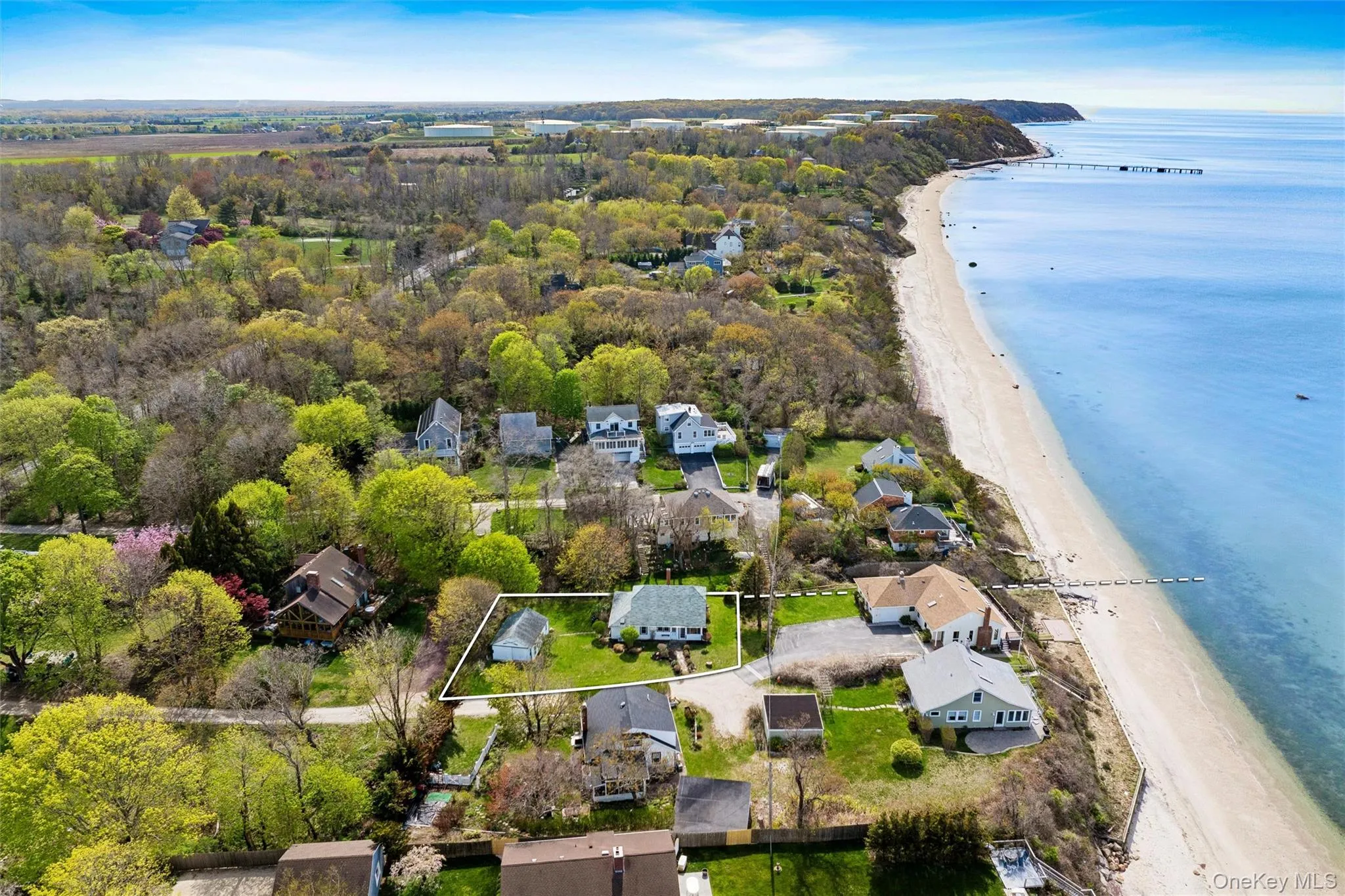 21 Walk, Riverhead, NY, 4 Bedrooms Bedrooms, 8 Rooms Rooms,1 BathroomBathrooms,Residential Lease,For Rent,Walk,0,993682 21 Walk, Riverhead, NY, 4 Bedrooms Bedrooms, 8 Rooms Rooms,1 BathroomBathrooms,Residential Lease,For Rent,Walk,0,993682