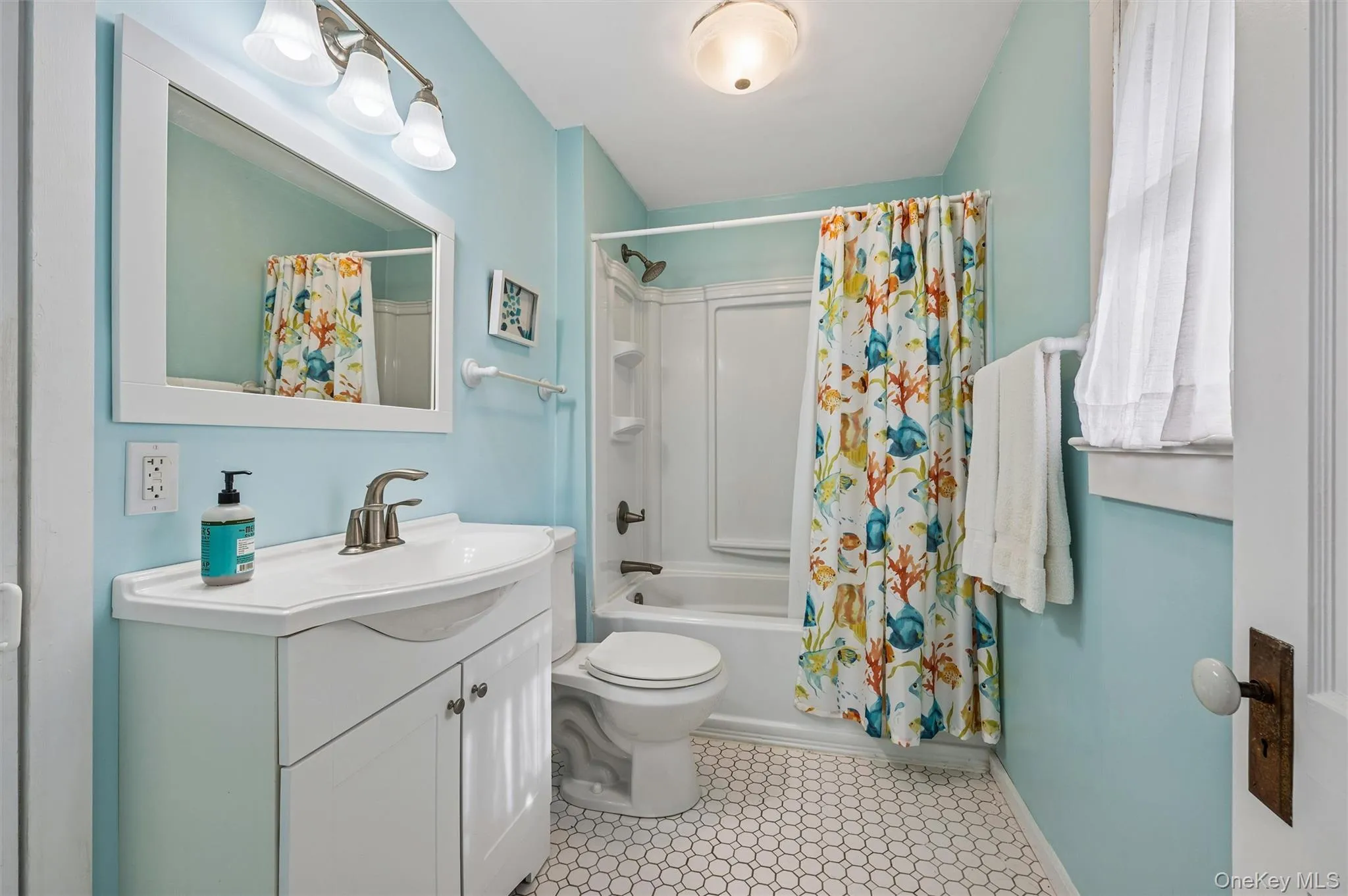 21 Walk, Riverhead, NY, 4 Bedrooms Bedrooms, 8 Rooms Rooms,1 BathroomBathrooms,Residential Lease,For Rent,Walk,0,993682 21 Walk, Riverhead, NY, 4 Bedrooms Bedrooms, 8 Rooms Rooms,1 BathroomBathrooms,Residential Lease,For Rent,Walk,0,993682