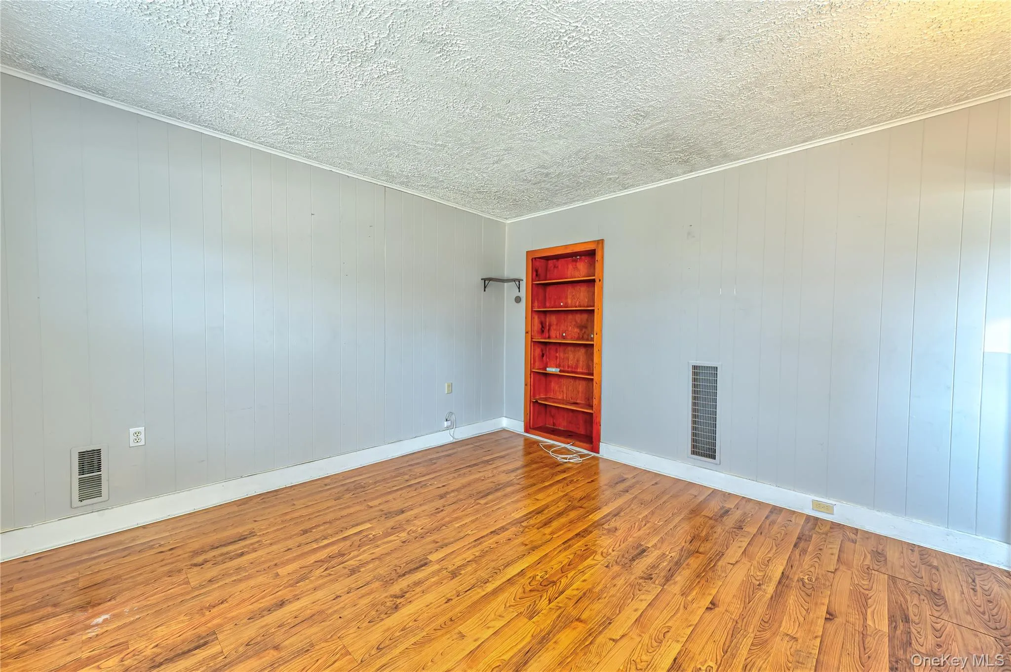 40 Bayside Avenue, Oyster Bay, NY, 2 Bedrooms Bedrooms, 5 Rooms Rooms,1 BathroomBathrooms,Residential Lease,For Rent,Bayside,0,993693 40 Bayside Avenue, Oyster Bay, NY, 2 Bedrooms Bedrooms, 5 Rooms Rooms,1 BathroomBathrooms,Residential Lease,For Rent,Bayside,0,993693