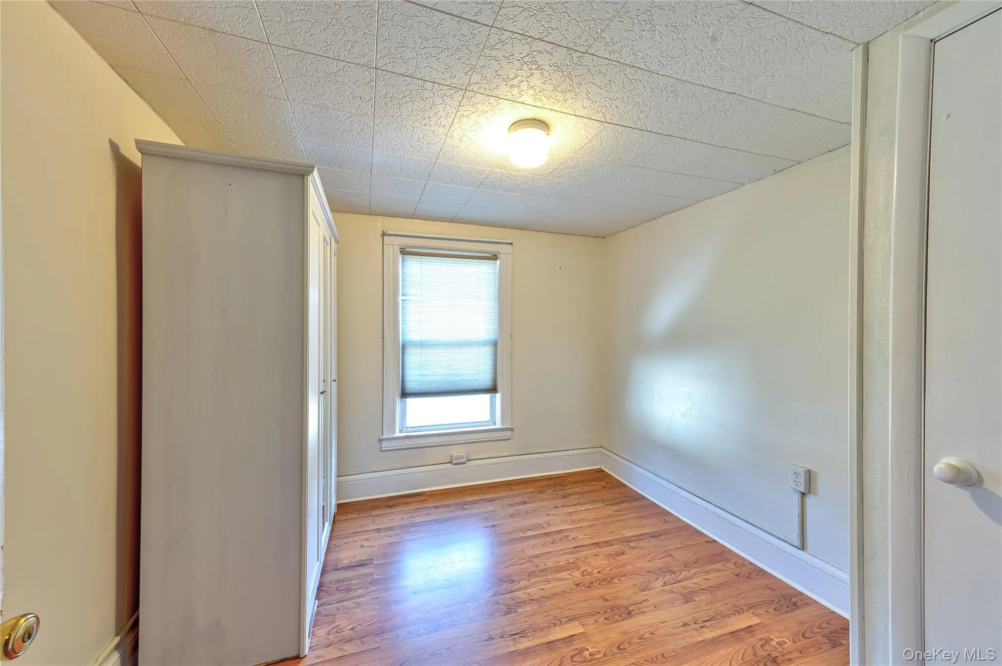 40 Bayside Avenue, Oyster Bay, NY, 2 Bedrooms Bedrooms, 5 Rooms Rooms,1 BathroomBathrooms,Residential Lease,For Rent,Bayside,0,993693 40 Bayside Avenue, Oyster Bay, NY, 2 Bedrooms Bedrooms, 5 Rooms Rooms,1 BathroomBathrooms,Residential Lease,For Rent,Bayside,0,993693