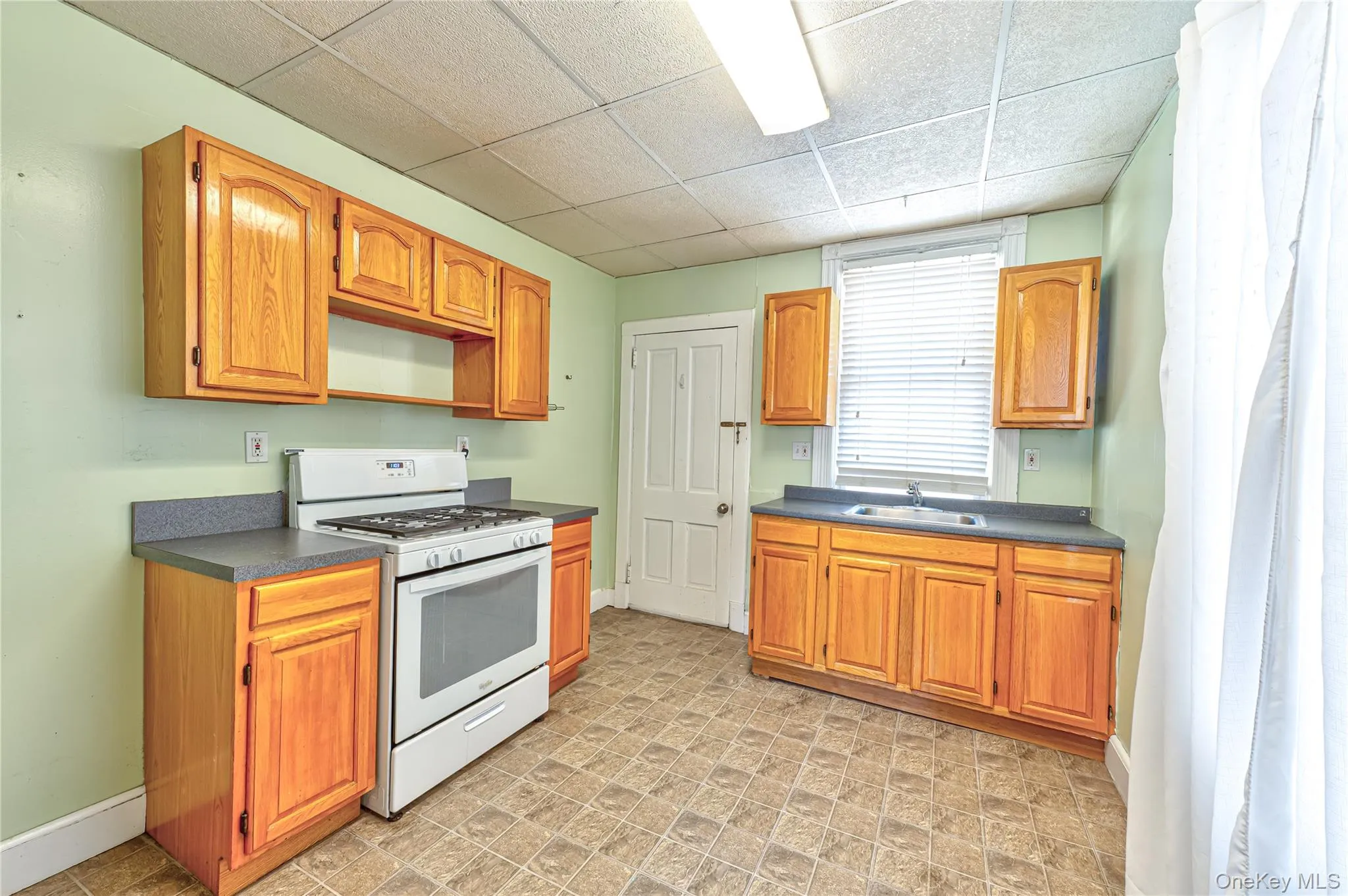 40 Bayside Avenue, Oyster Bay, NY, 2 Bedrooms Bedrooms, 5 Rooms Rooms,1 BathroomBathrooms,Residential Lease,For Rent,Bayside,0,993693 40 Bayside Avenue, Oyster Bay, NY, 2 Bedrooms Bedrooms, 5 Rooms Rooms,1 BathroomBathrooms,Residential Lease,For Rent,Bayside,0,993693