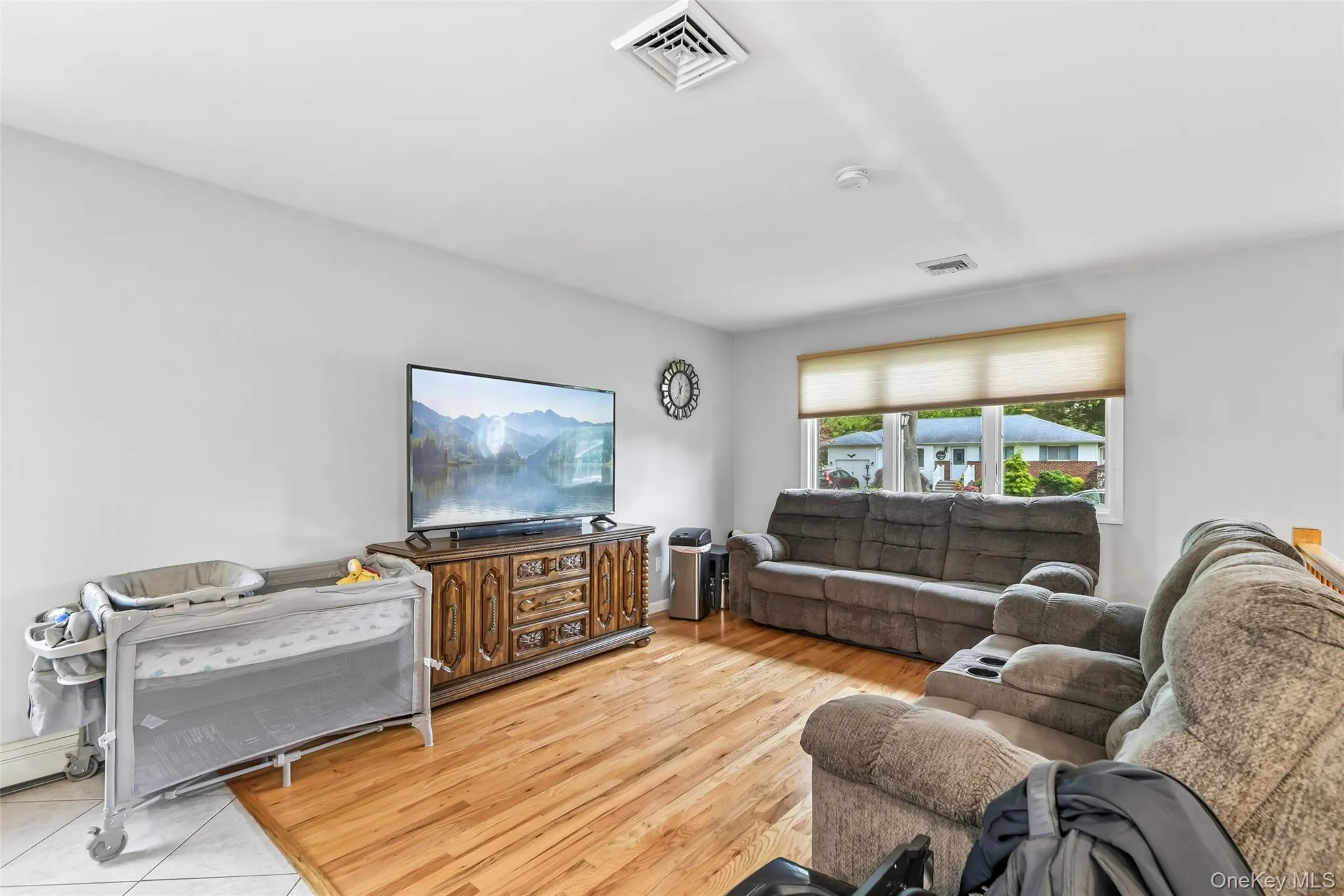 23 Middle Drive, Huntington, NY, 4 Bedrooms Bedrooms, 10 Rooms Rooms,3 BathroomsBathrooms,Residential,For Rent,Middle,0,993702 23 Middle Drive, Huntington, NY, 4 Bedrooms Bedrooms, 10 Rooms Rooms,3 BathroomsBathrooms,Residential,For Rent,Middle,0,993702