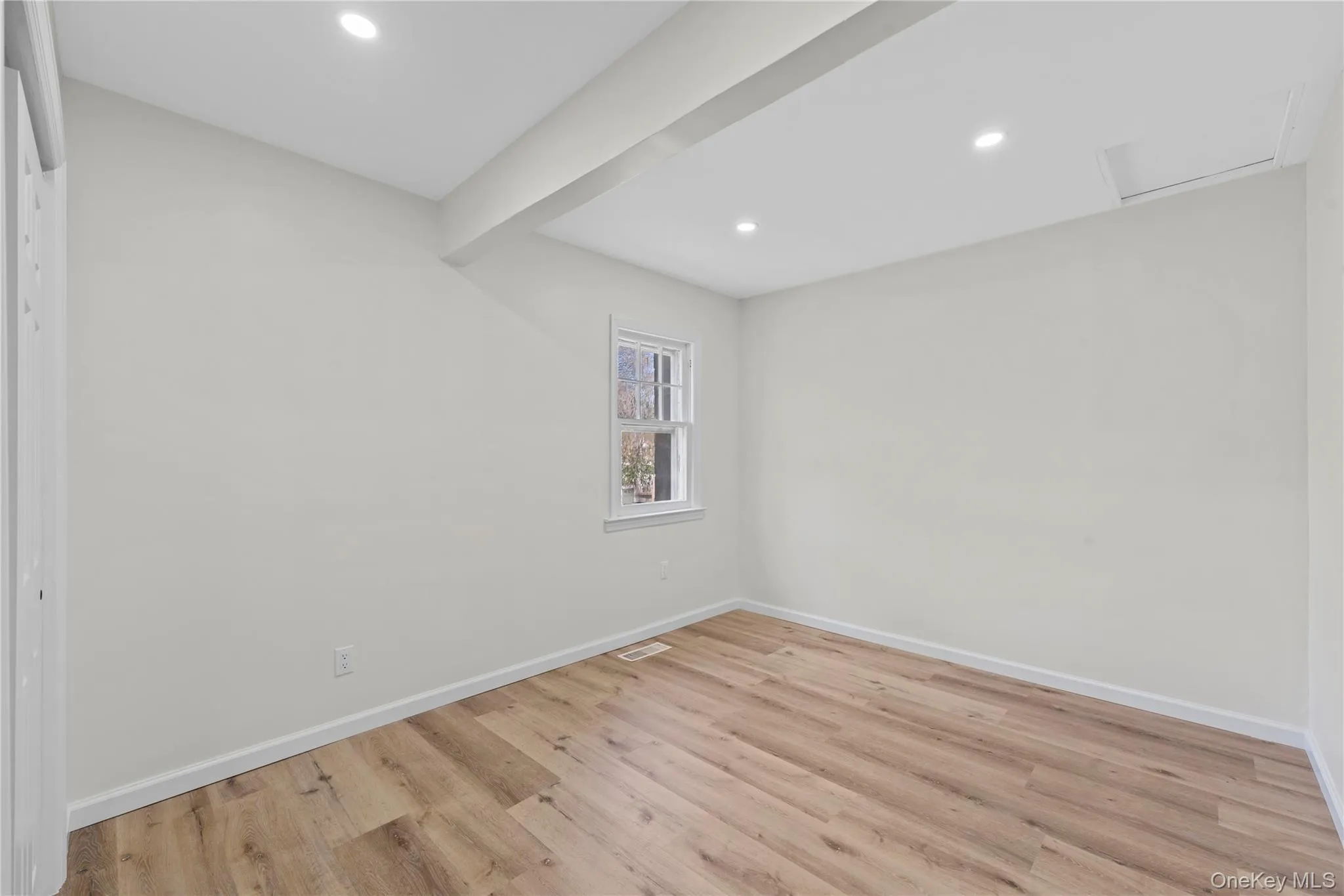 12 Hackensack Road, Brookhaven, NY, 3 Bedrooms Bedrooms, 5 Rooms Rooms,1 BathroomBathrooms,Residential Lease,For Rent,Hackensack,0,993735 12 Hackensack Road, Brookhaven, NY, 3 Bedrooms Bedrooms, 5 Rooms Rooms,1 BathroomBathrooms,Residential Lease,For Rent,Hackensack,0,993735