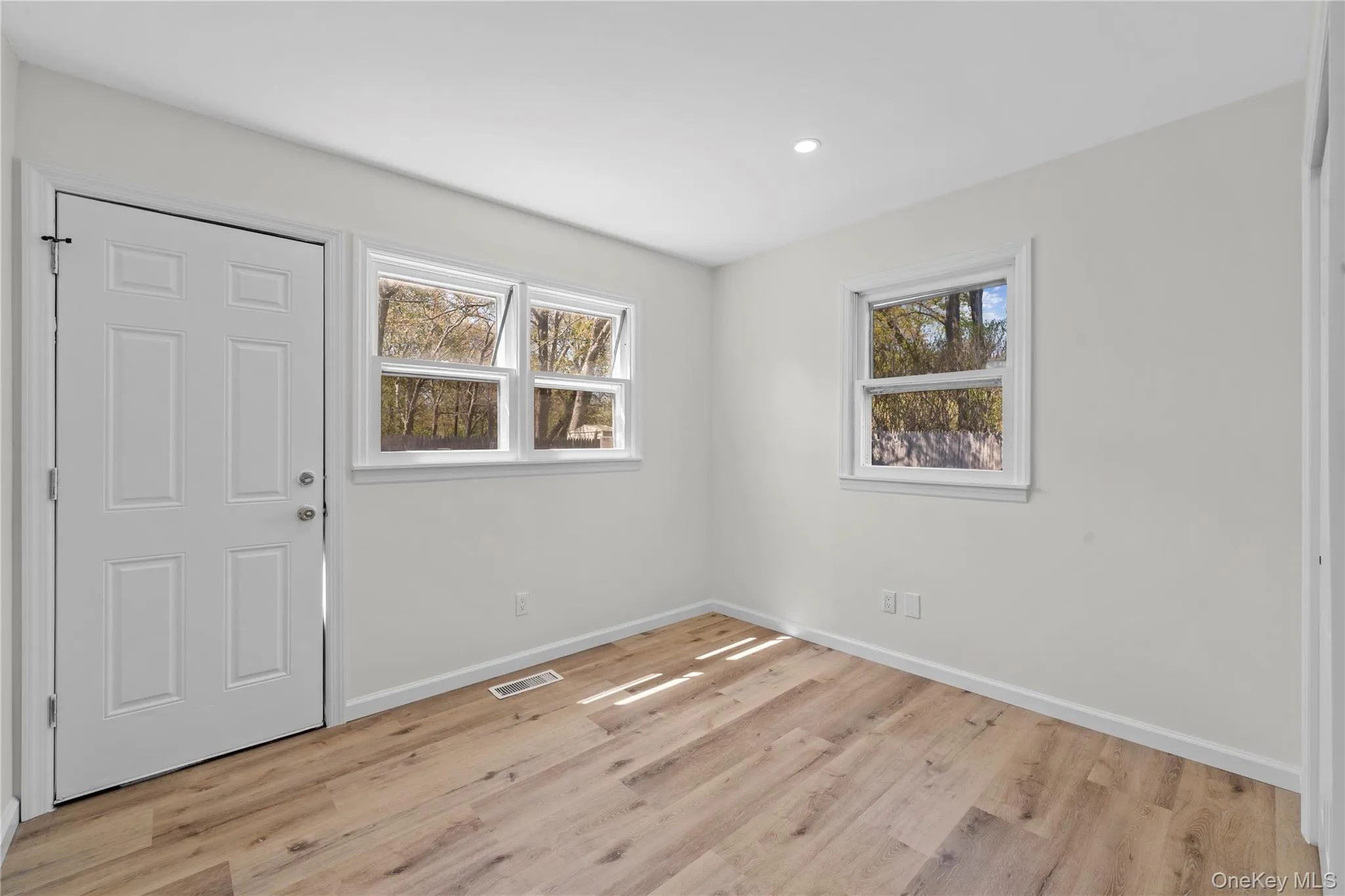 12 Hackensack Road, Brookhaven, NY, 3 Bedrooms Bedrooms, 5 Rooms Rooms,1 BathroomBathrooms,Residential Lease,For Rent,Hackensack,0,993735 12 Hackensack Road, Brookhaven, NY, 3 Bedrooms Bedrooms, 5 Rooms Rooms,1 BathroomBathrooms,Residential Lease,For Rent,Hackensack,0,993735