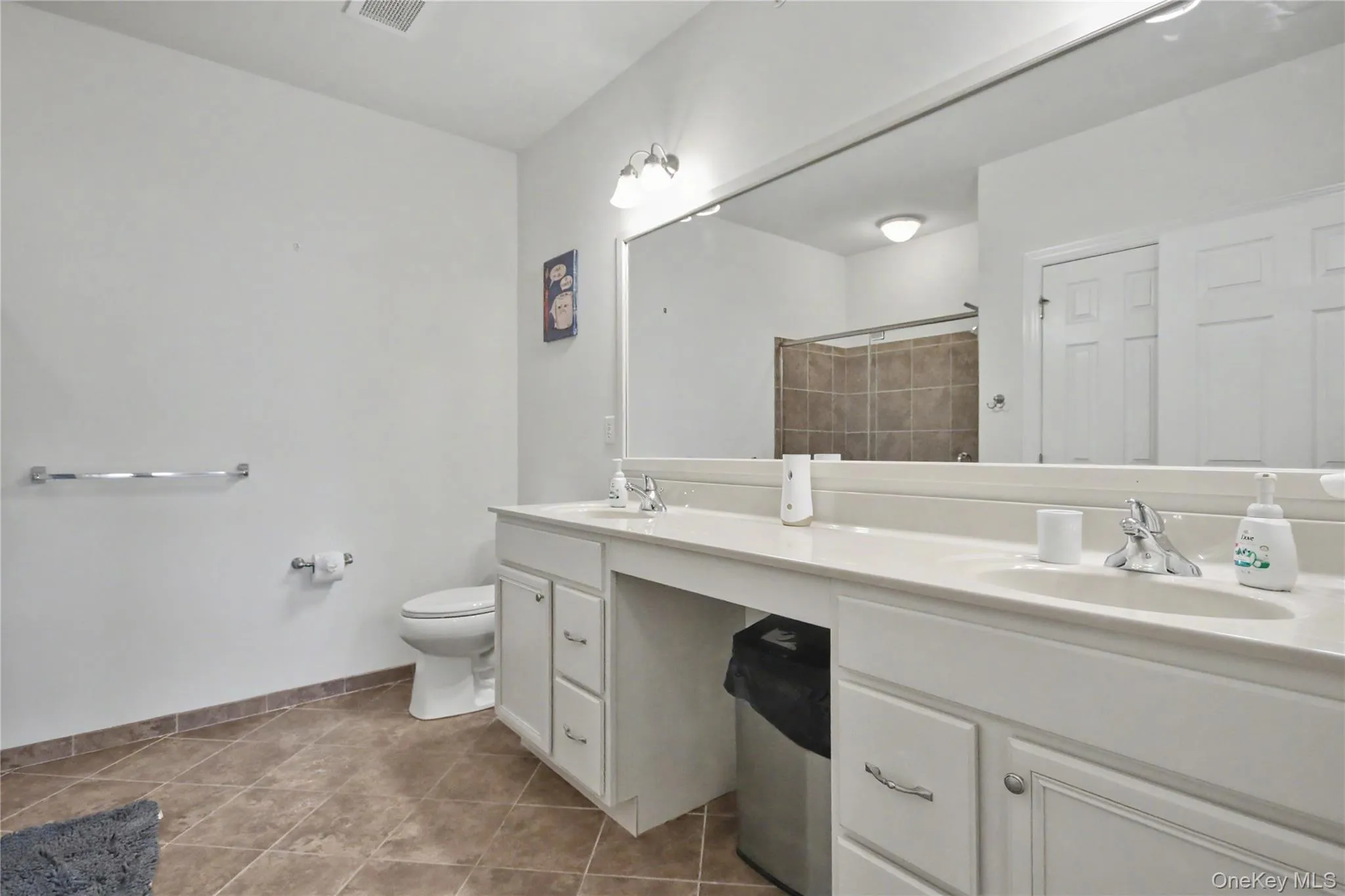 Extra Large with Double Sinks Extra Large with Double Sinks
