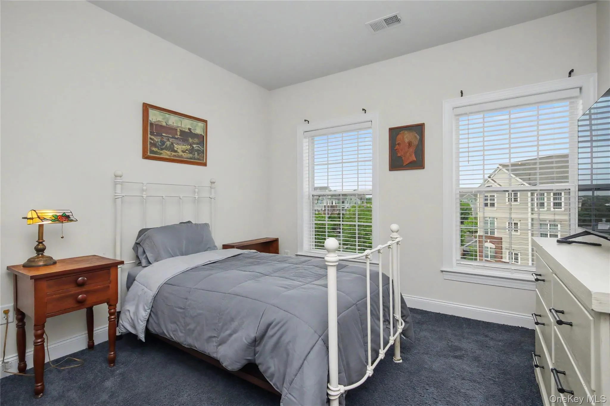 Second Bedroom also with Natural Light Second Bedroom also with Natural Light