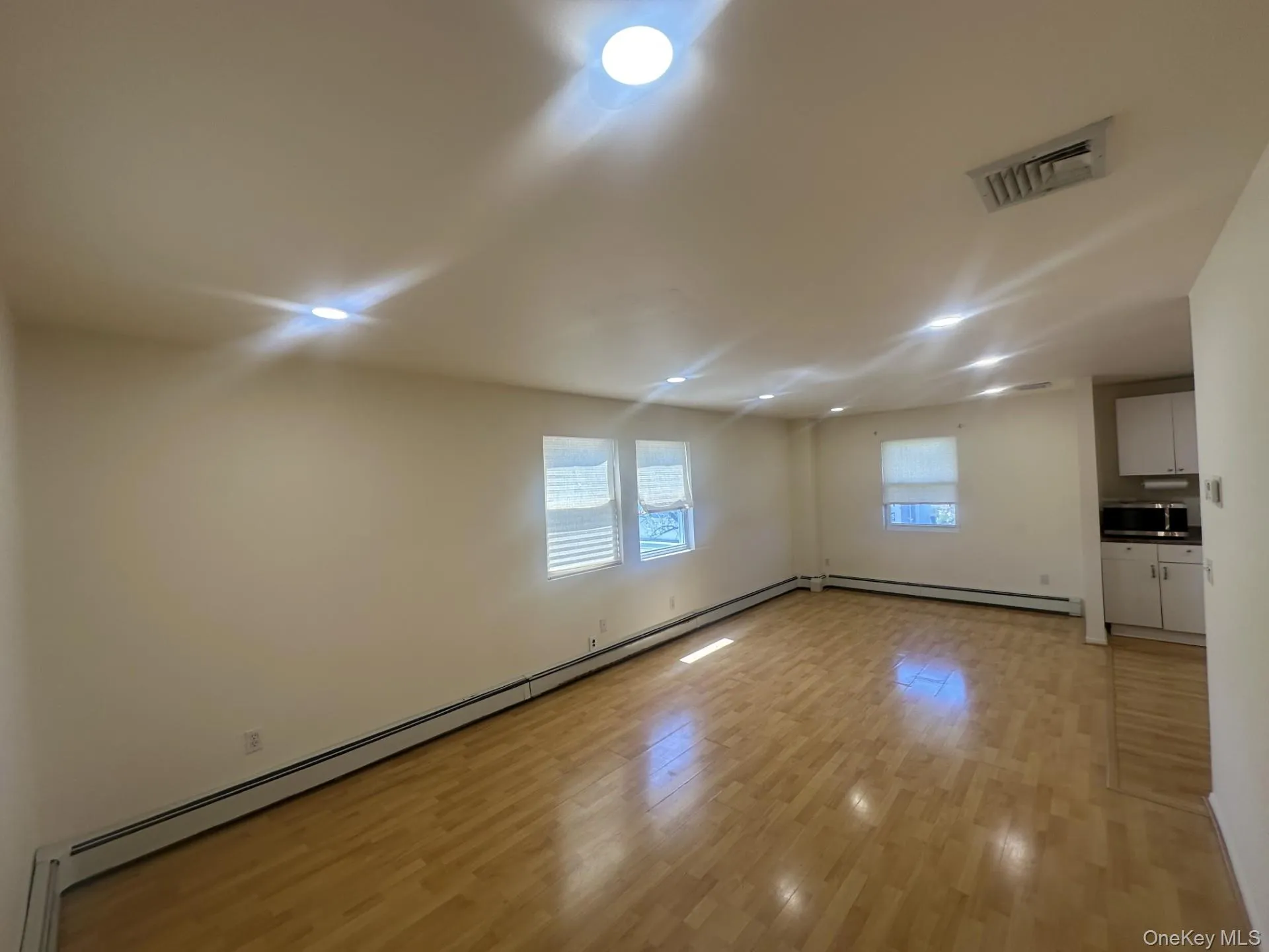 1 Hamlet Road, Hempstead, NY, 4 Bedrooms Bedrooms, 8 Rooms Rooms,2 BathroomsBathrooms,Residential Lease,For Rent,Hamlet,0,993763 1 Hamlet Road, Hempstead, NY, 4 Bedrooms Bedrooms, 8 Rooms Rooms,2 BathroomsBathrooms,Residential Lease,For Rent,Hamlet,0,993763